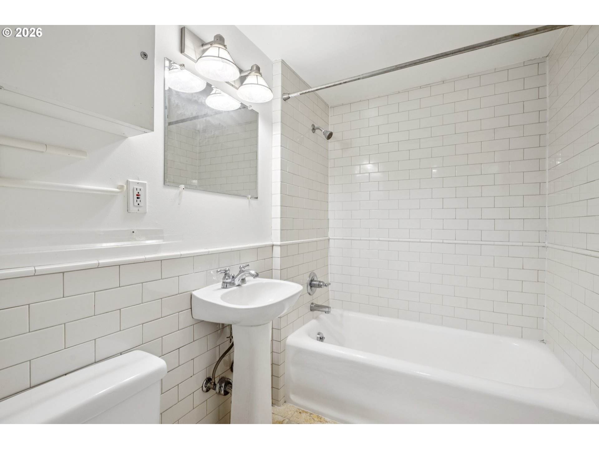 Photo #9: 365306037 Listing: Photo #9