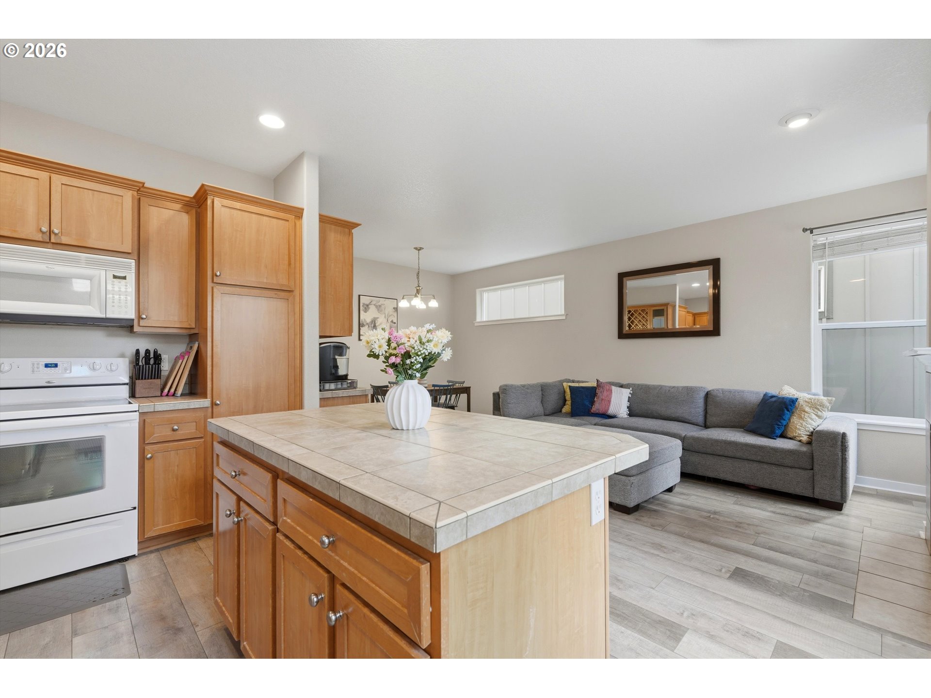 Photo #9: 365502249 Listing: Photo #9