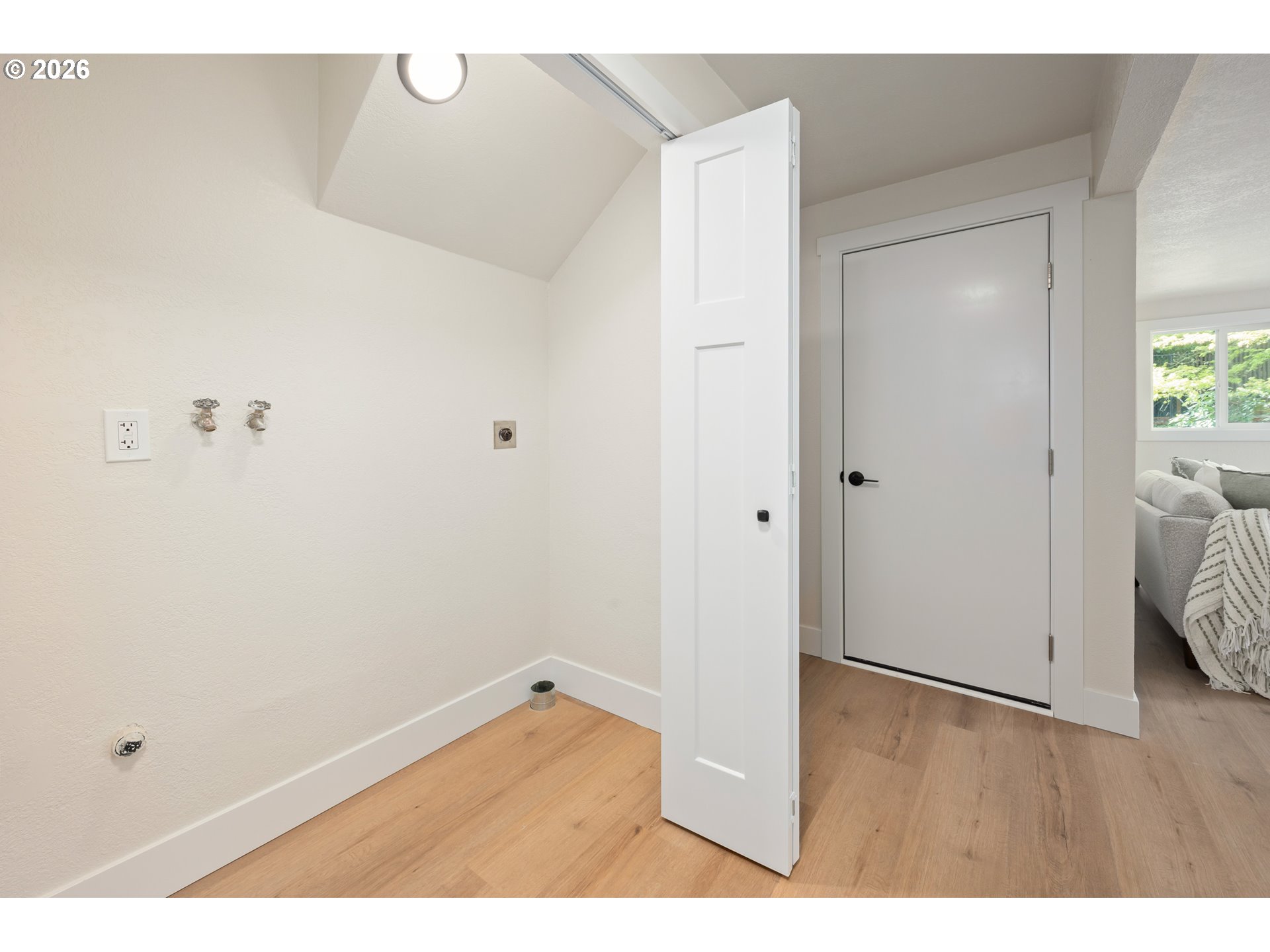 1955 W 28TH AVE, Eugene, OR, 97405