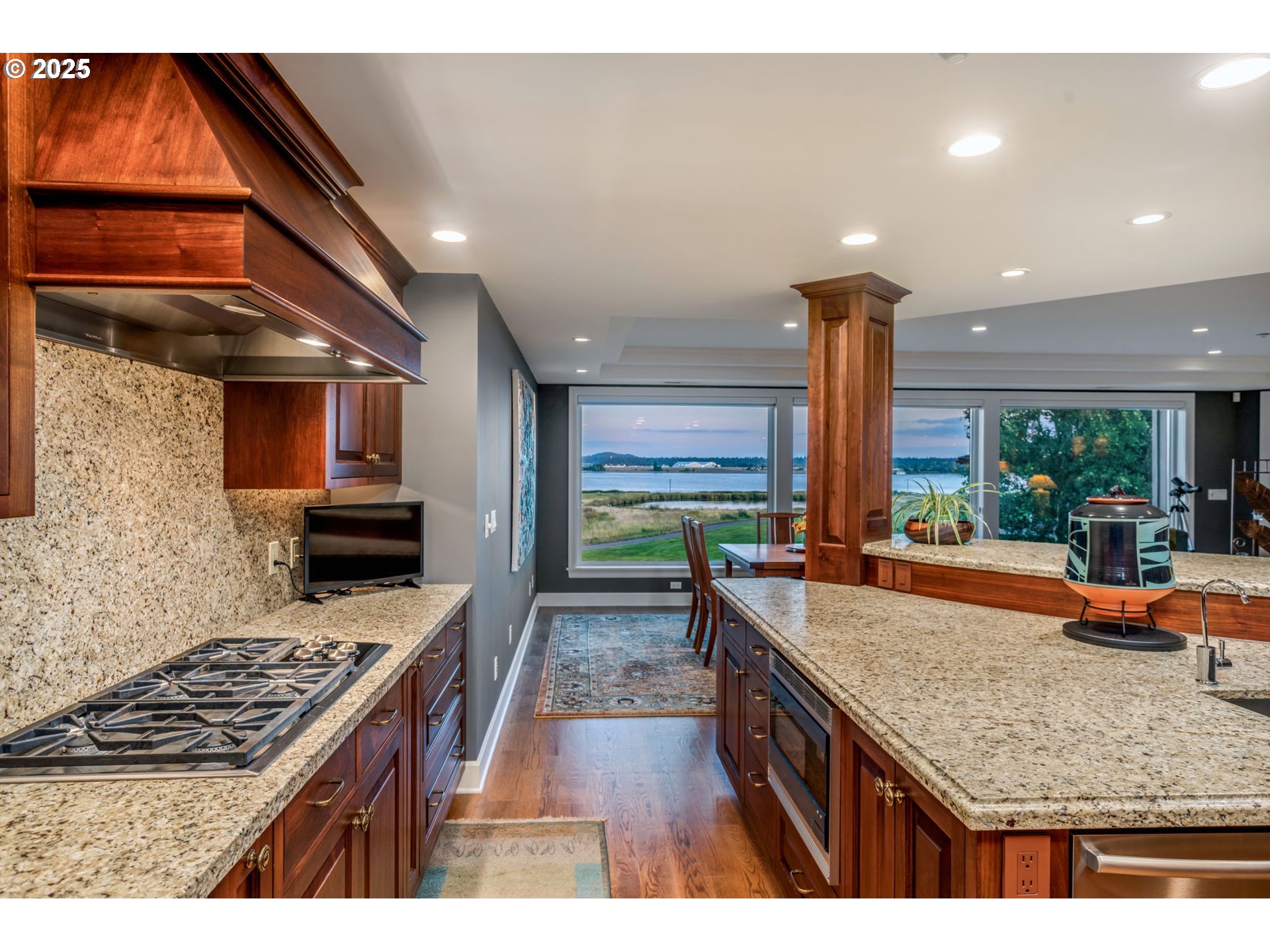 Photo #9: 366473707 Listing: Photo #9