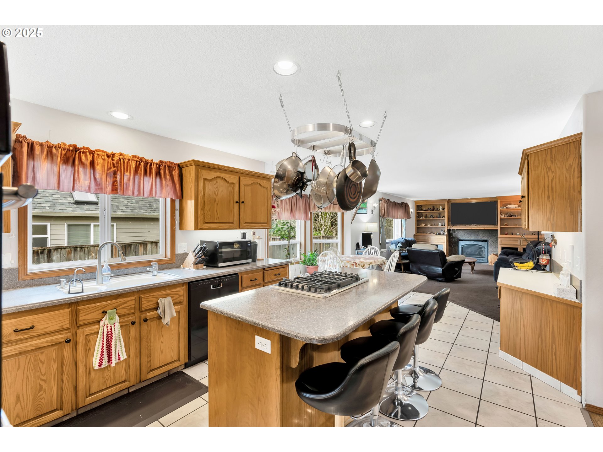 2795 NE LORIE DR, Hillsboro, OR, 97124 2795 NE LORIE DR, Hillsboro, OR, 97124