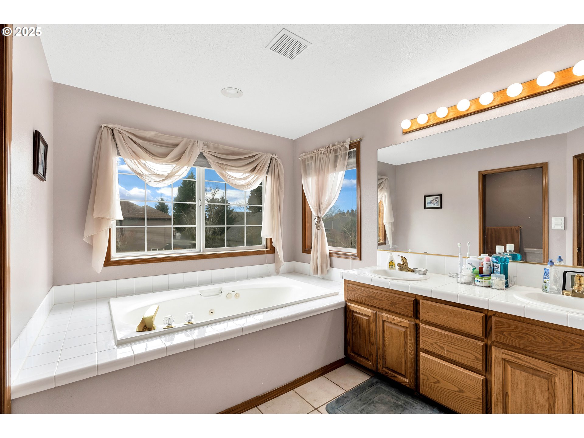 2795 NE LORIE DR, Hillsboro, OR, 97124 2795 NE LORIE DR, Hillsboro, OR, 97124