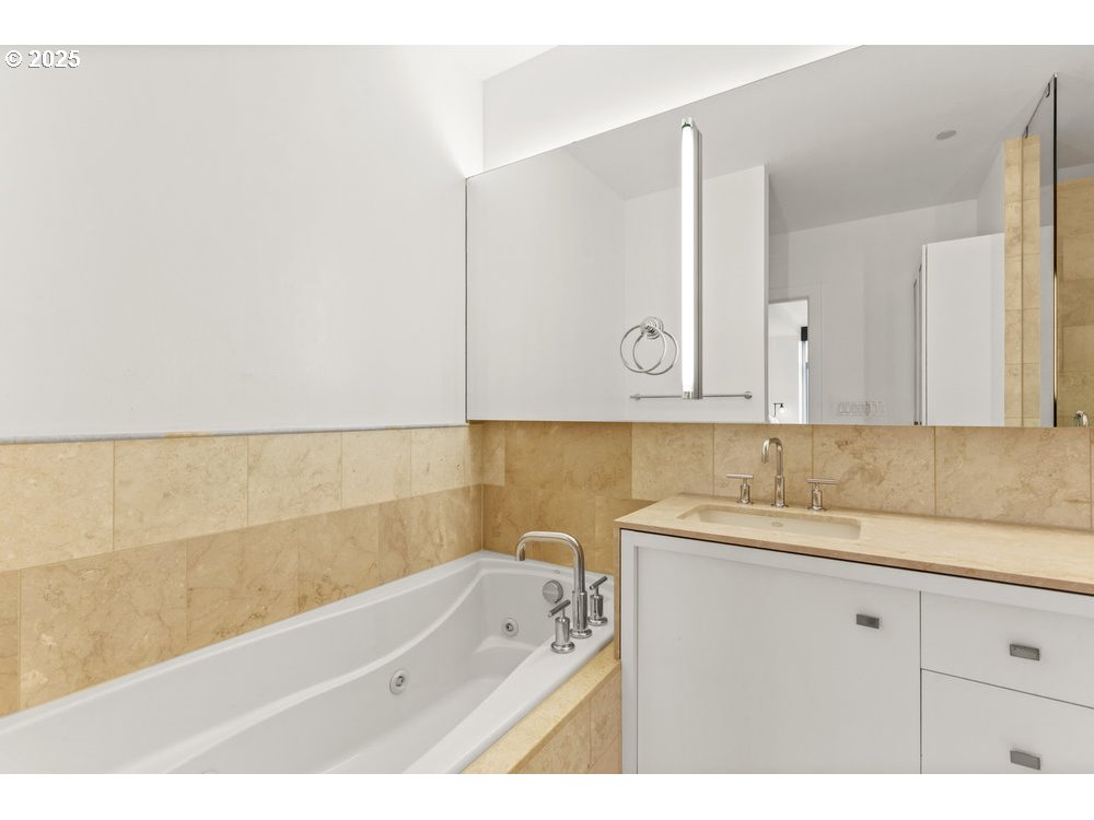 1001 NW LOVEJOY ST UNIT 810, Portland, OR, 97209