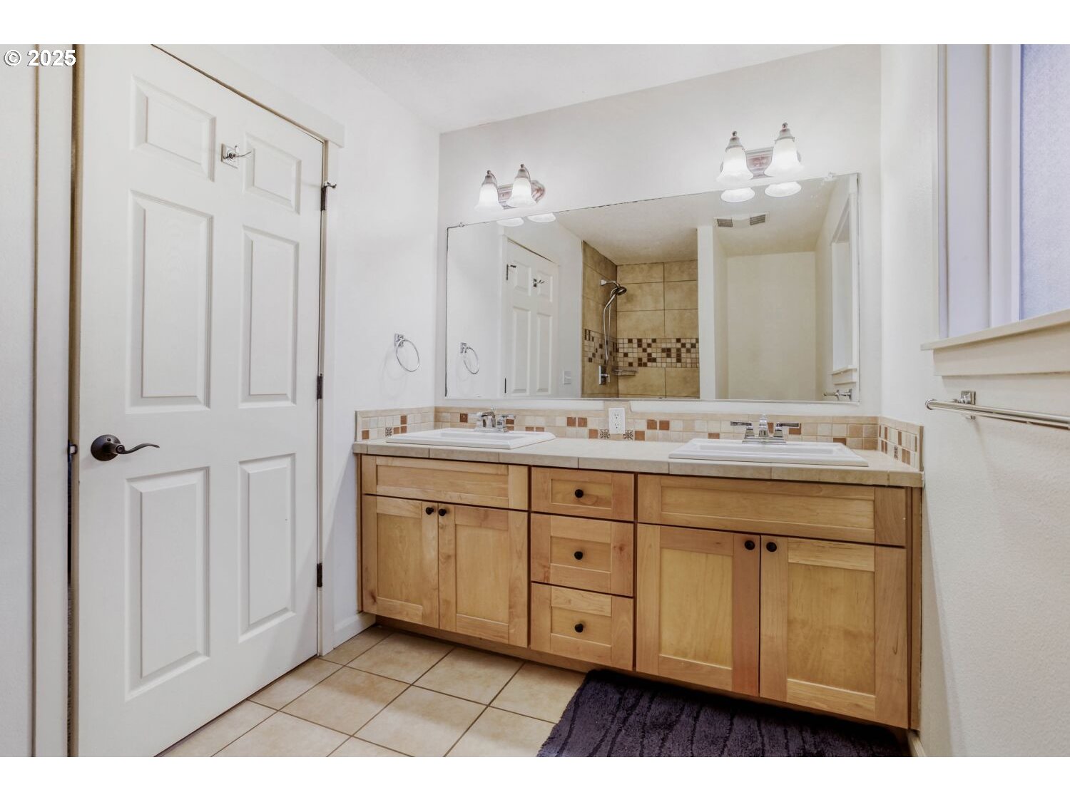 Photo #15: 368689627 Listing: Photo #15