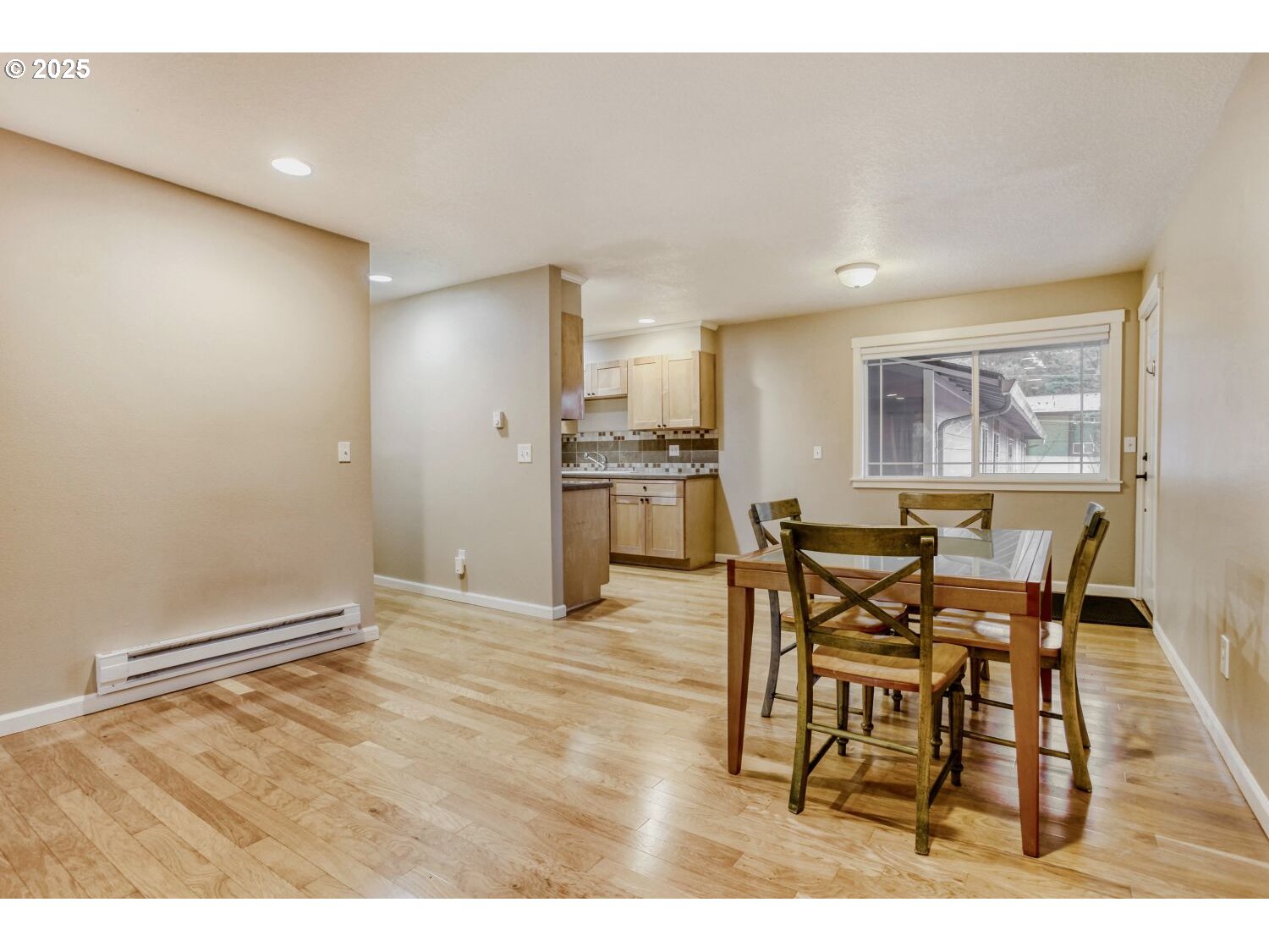 Photo #6: 368689627 Listing: Photo #6