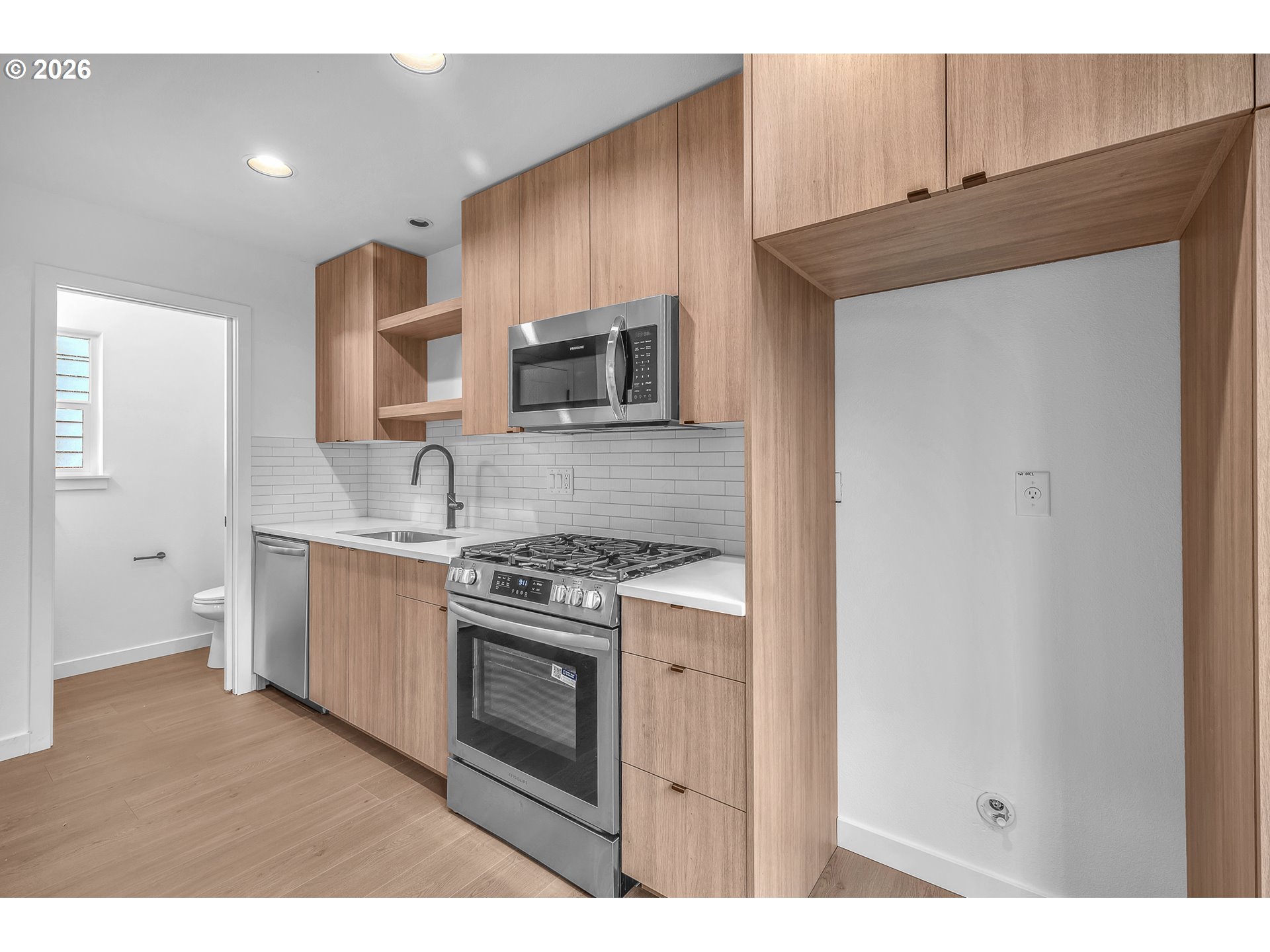 Photo #5: 368839619 Listing: Photo #5