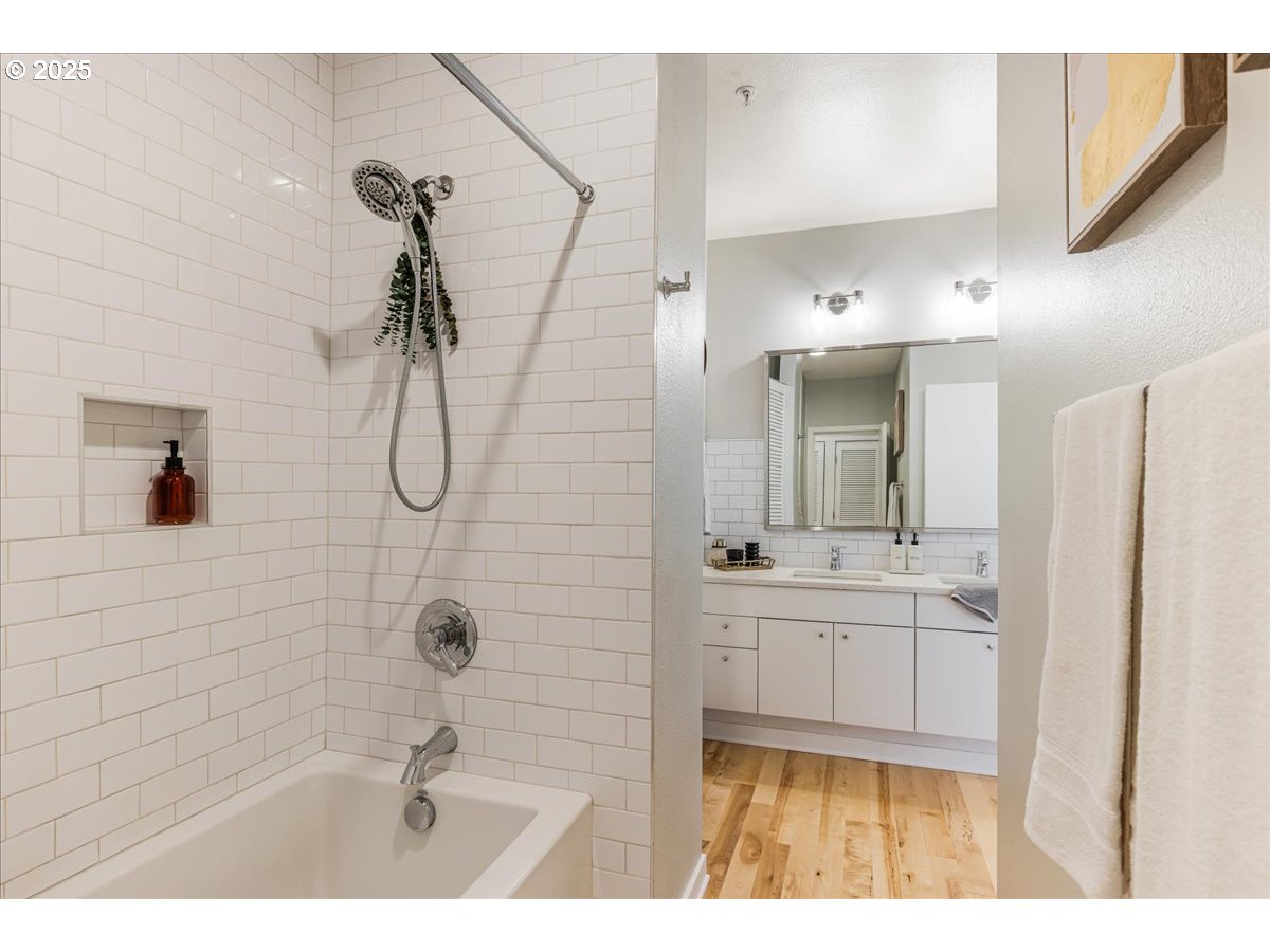 Photo #27: 369610520 Listing: Photo #27