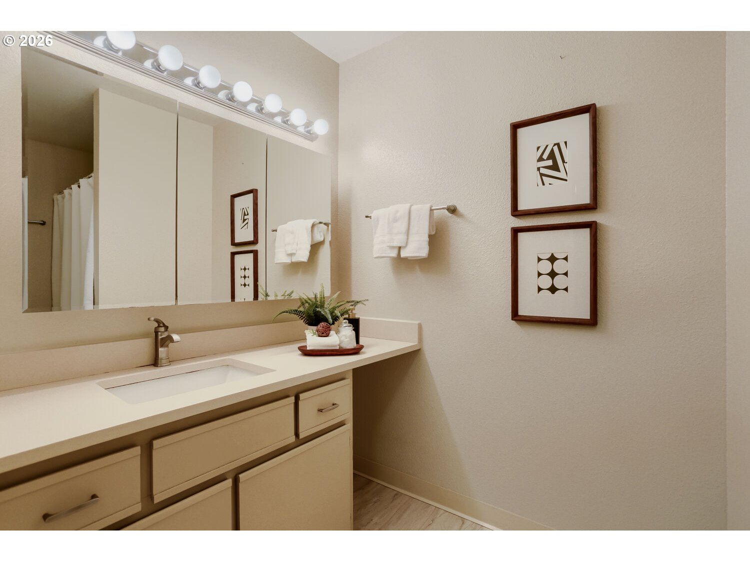 Photo #17: 369625786 Listing: Photo #17