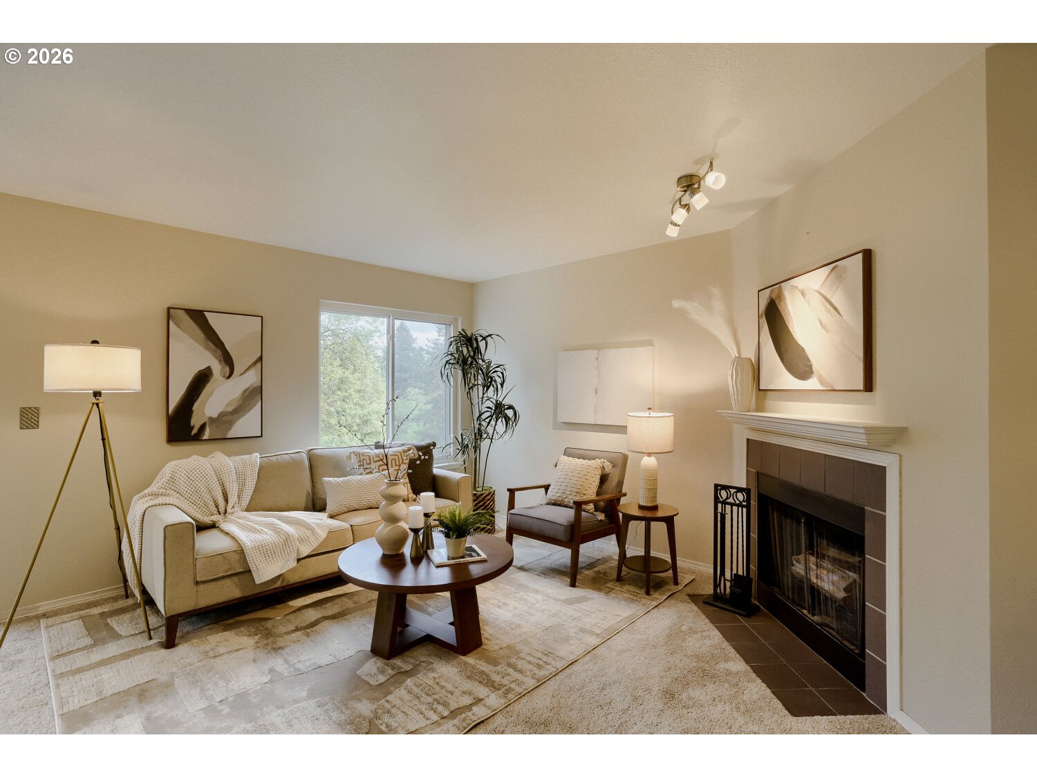 Photo #4: 369625786 Listing: Photo #4