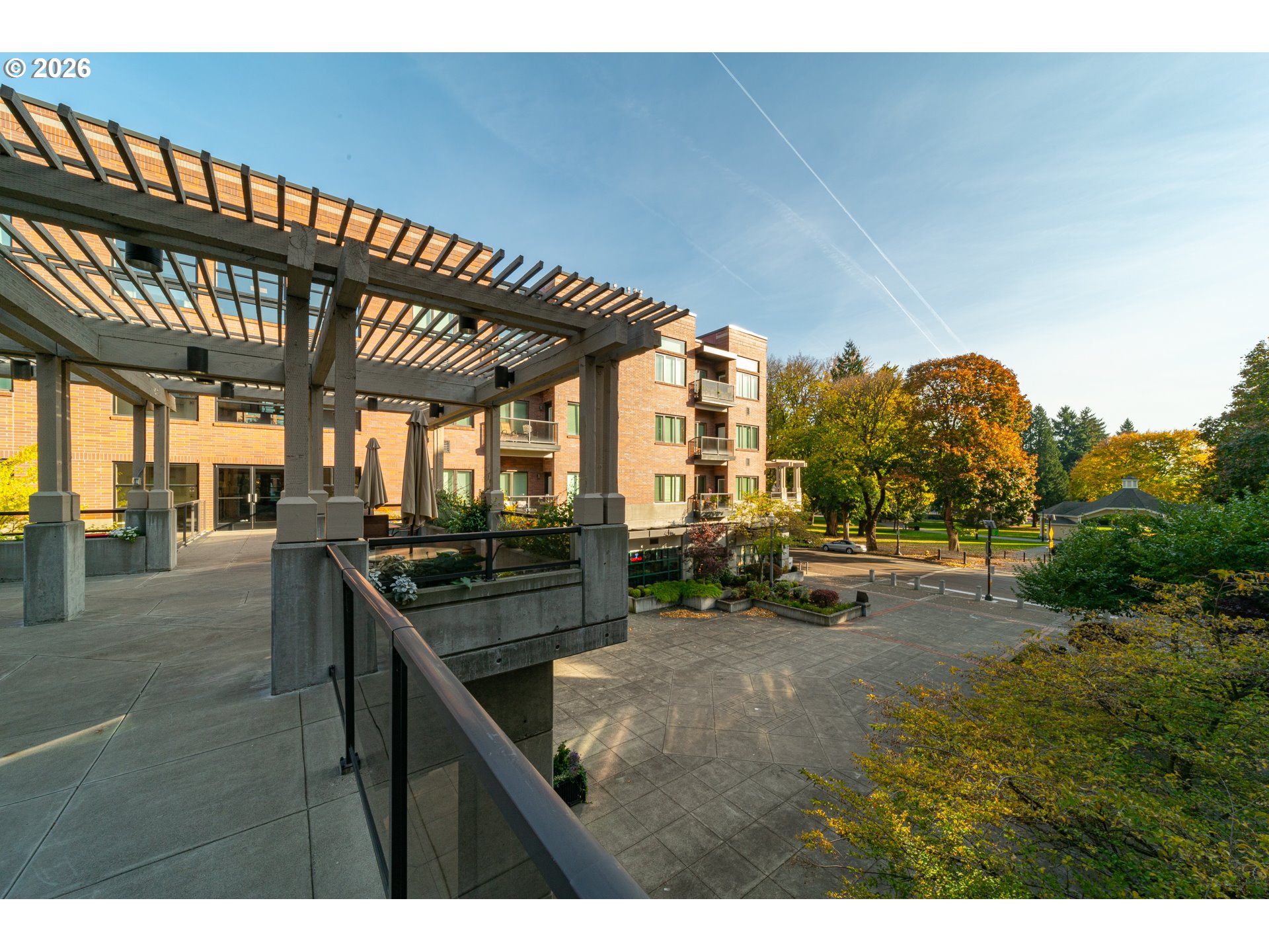 13 MOUNTAIN CIR, Lake Oswego, OR, 97035