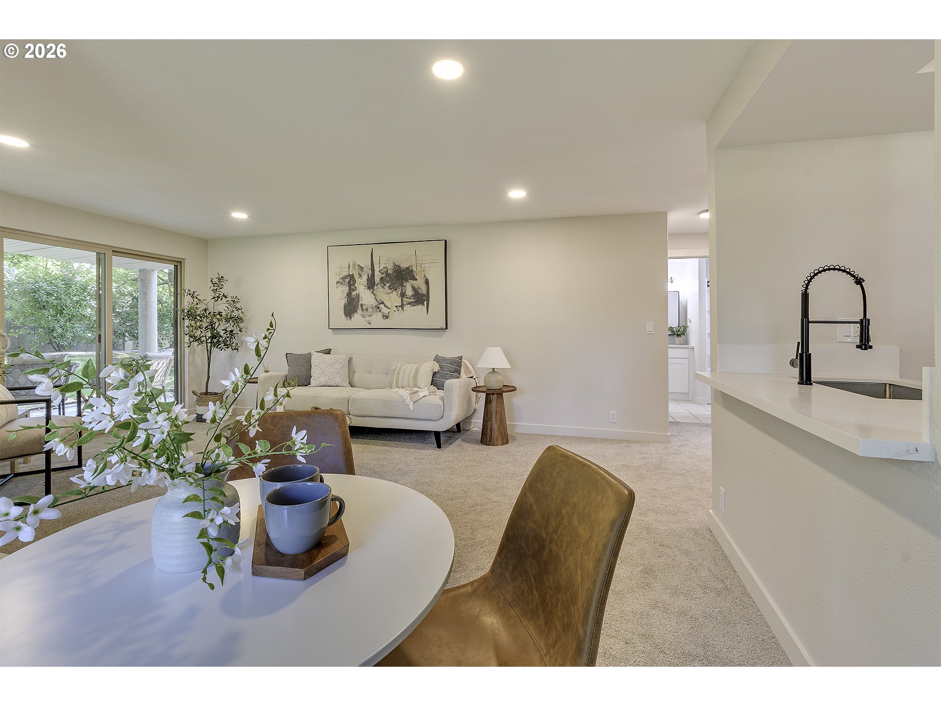 Photo #10: 370404550 Listing: Photo #10