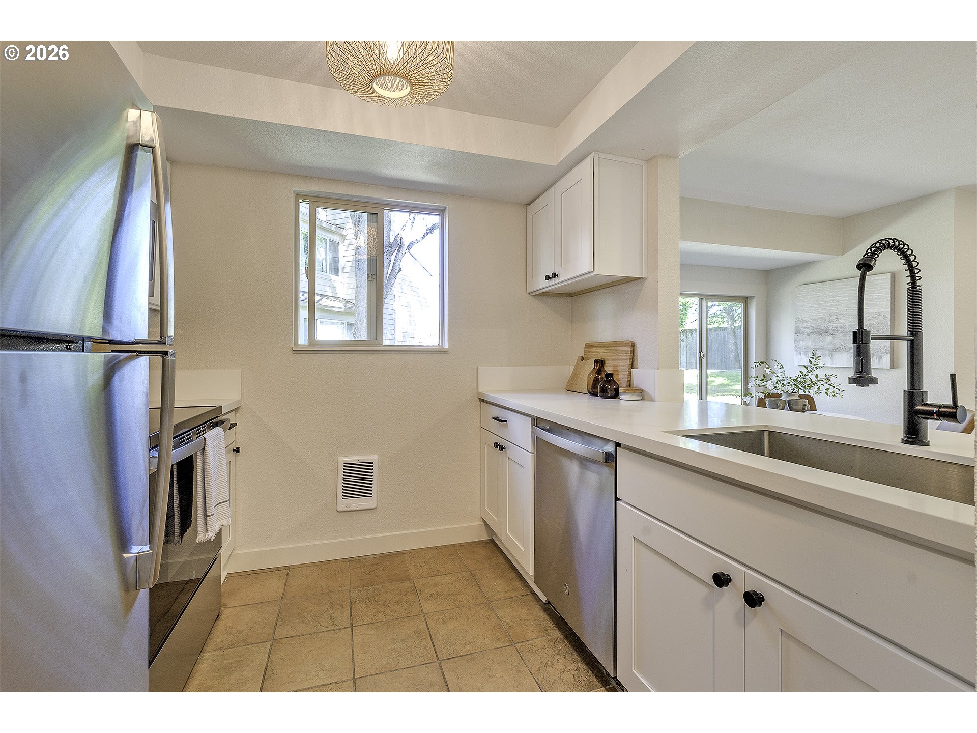 Photo #11: 370404550 Listing: Photo #11