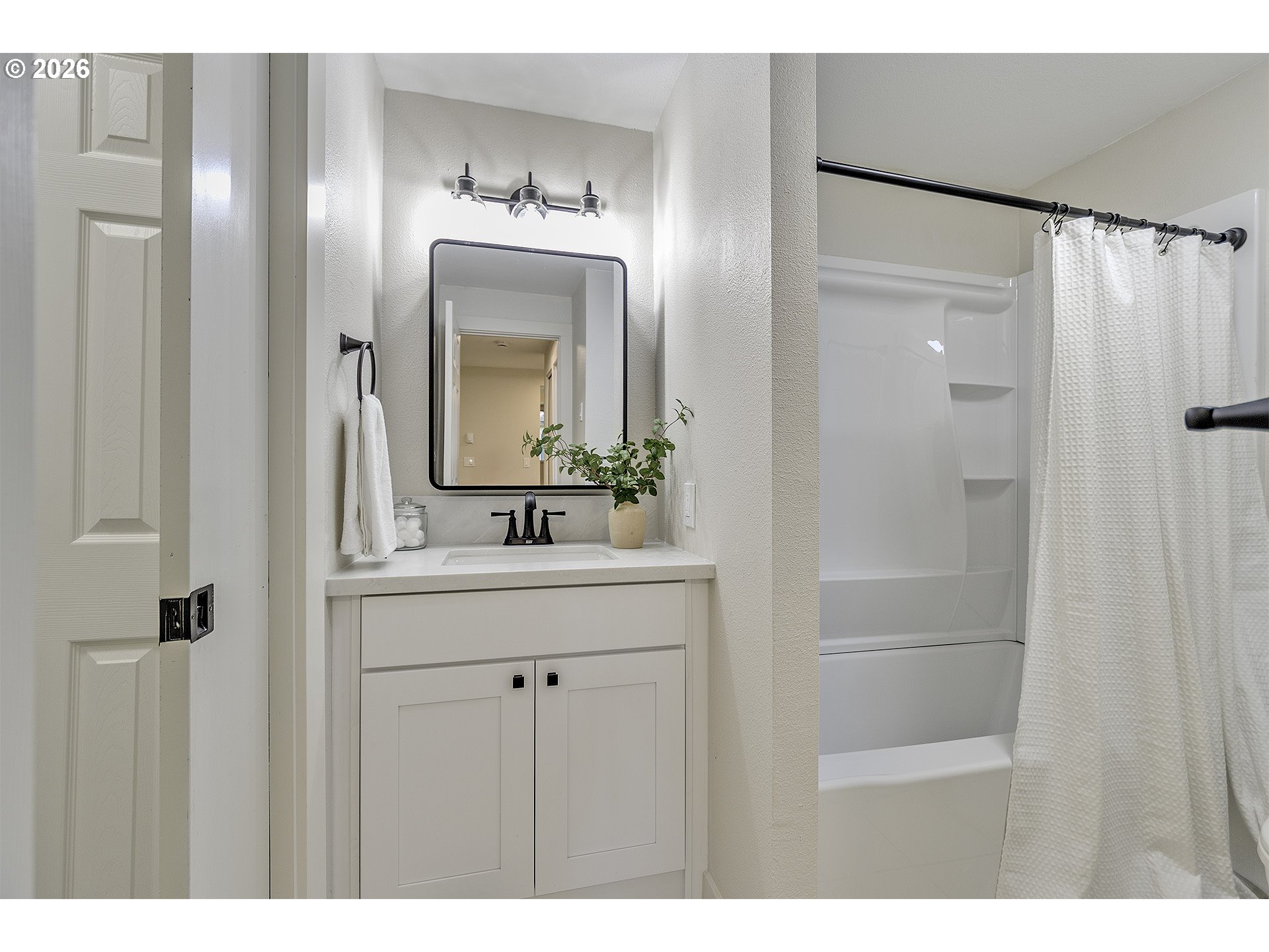 Photo #21: 370404550 Listing: Photo #21