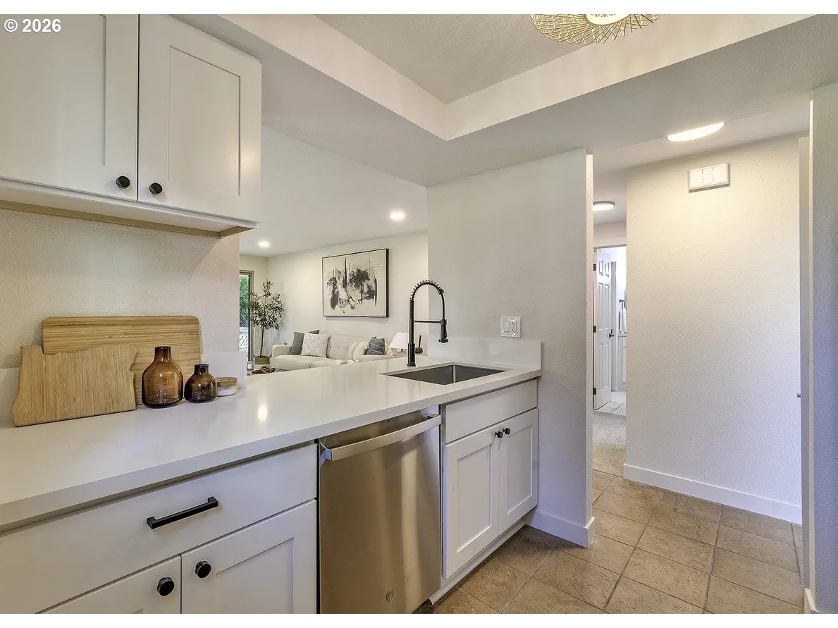 Photo #34: 370404550 Listing: Photo #34