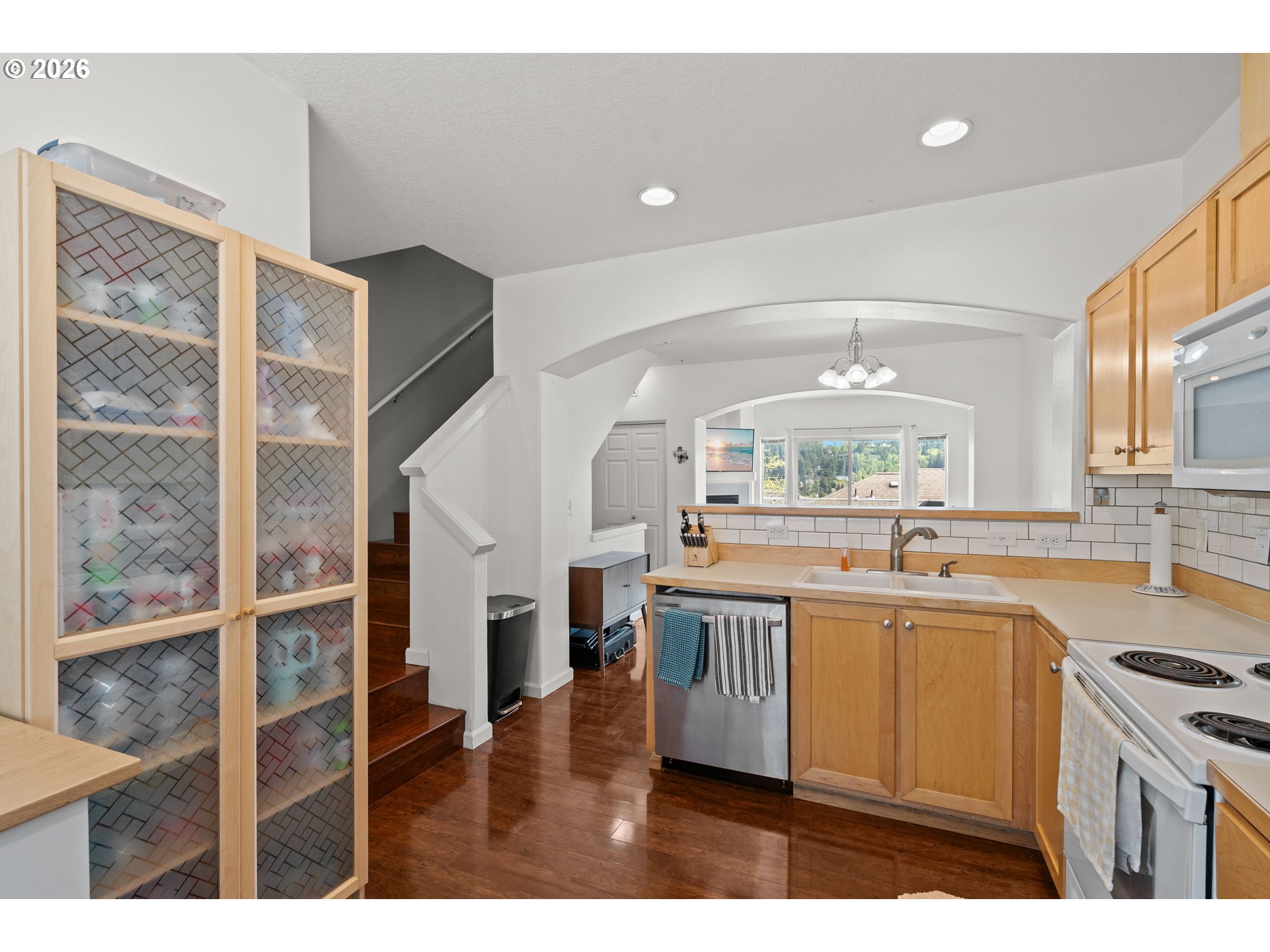 Photo #3: 371001958 Listing: Photo #3