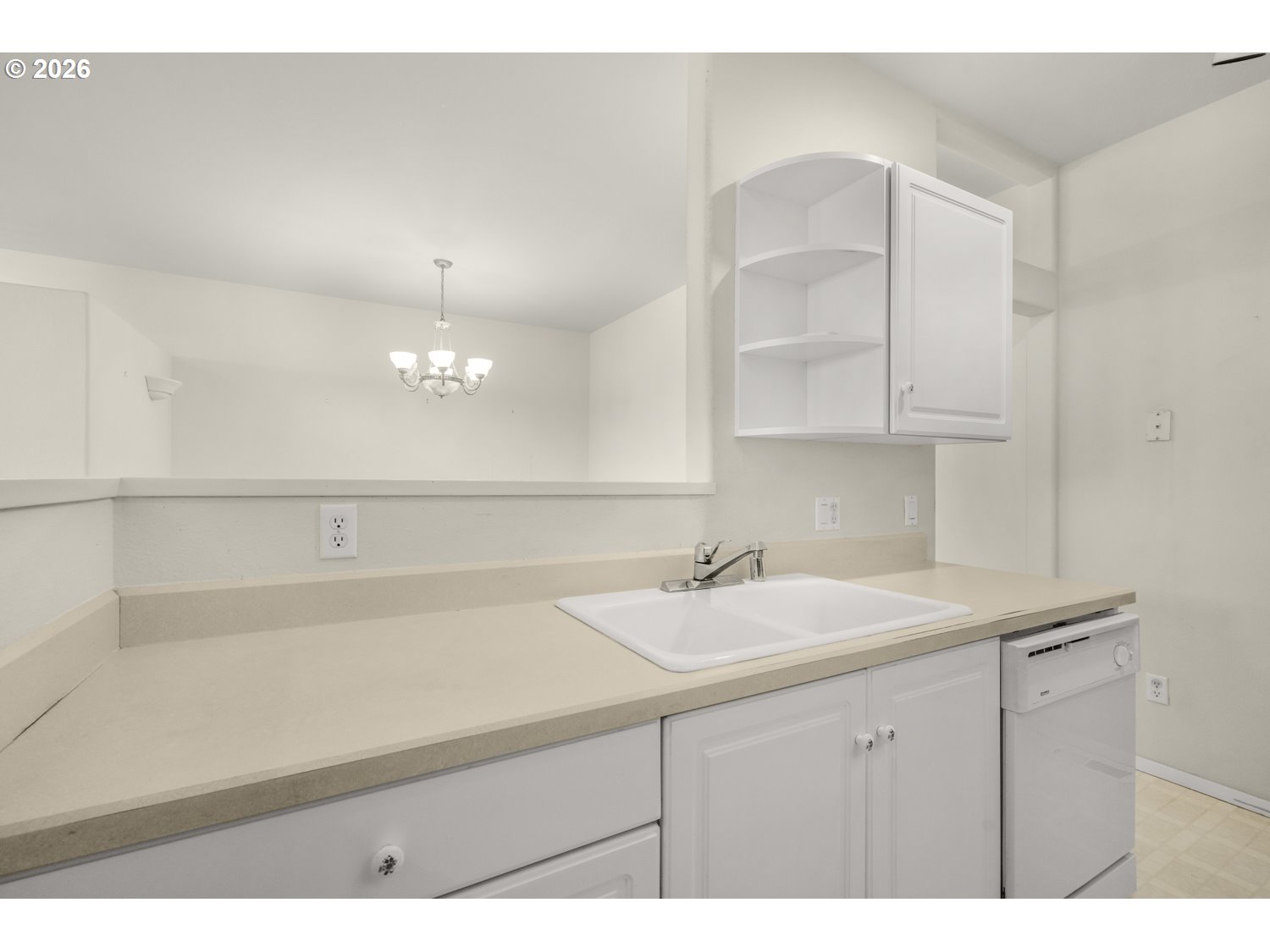 Photo #11: 371503754 Listing: Photo #11