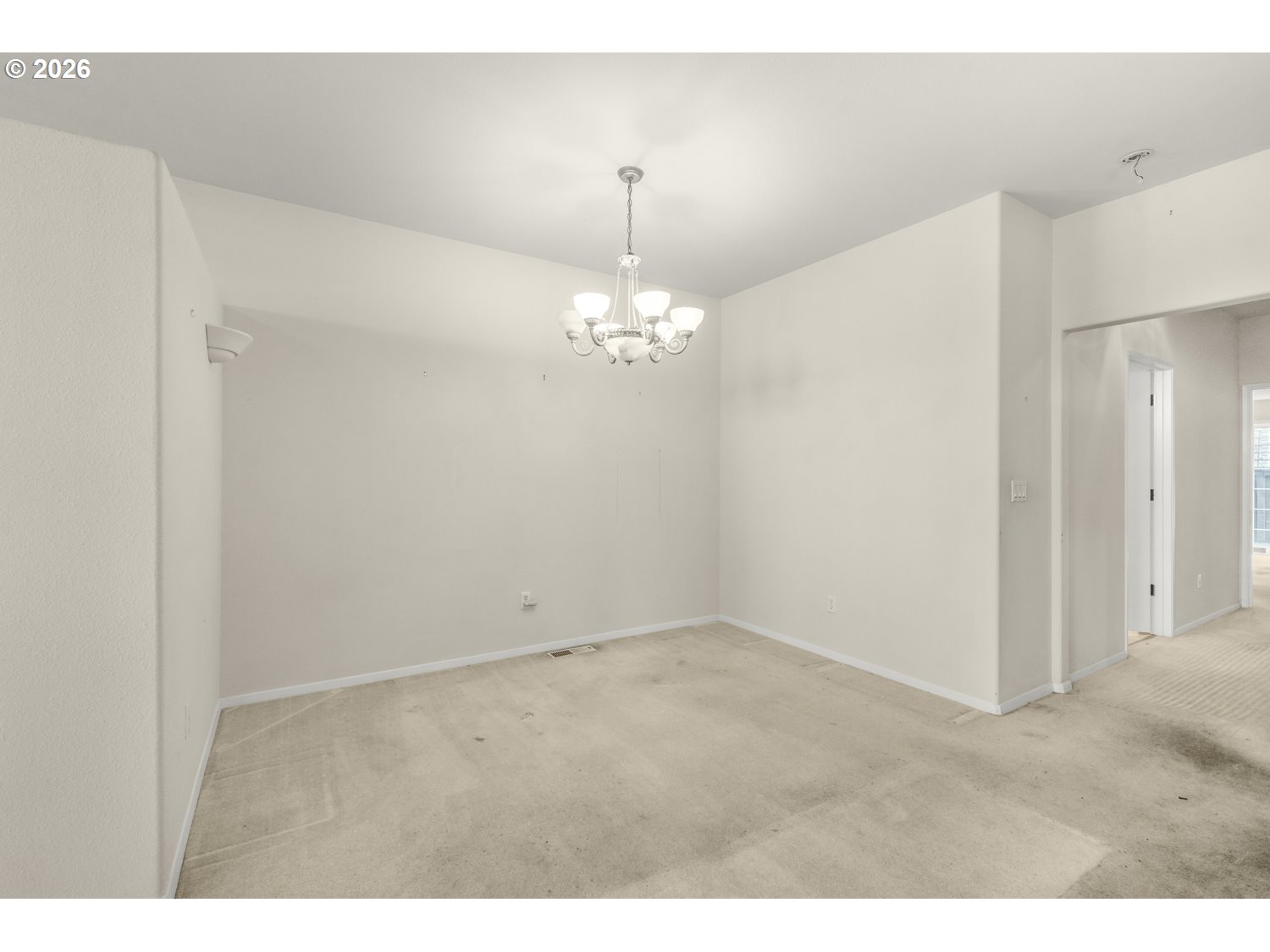 Photo #6: 371503754 Listing: Photo #6