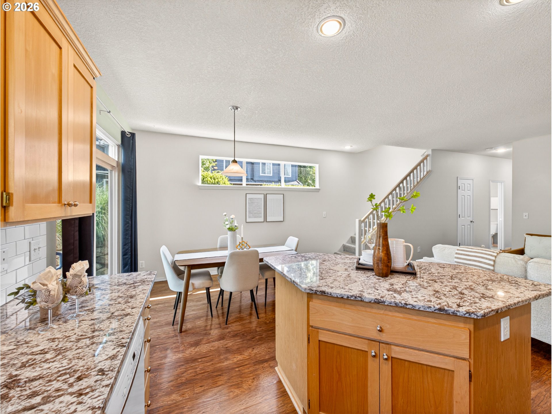 Photo #13: 372501430 Listing: Photo #13