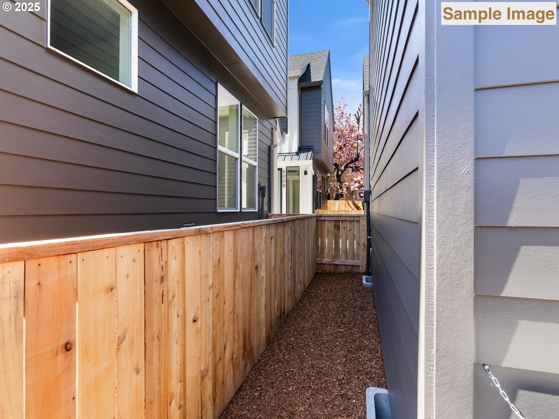 Photo #18: 373636667 Listing: Photo #18