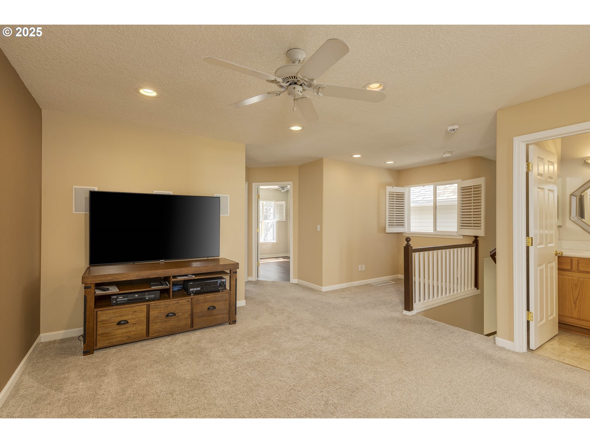 Photo #11: 373742979 Listing: Photo #11