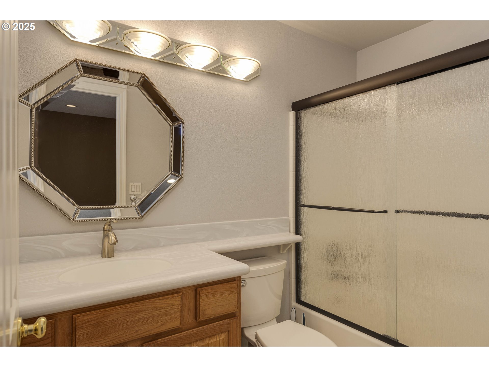 Photo #13: 373742979 Listing: Photo #13
