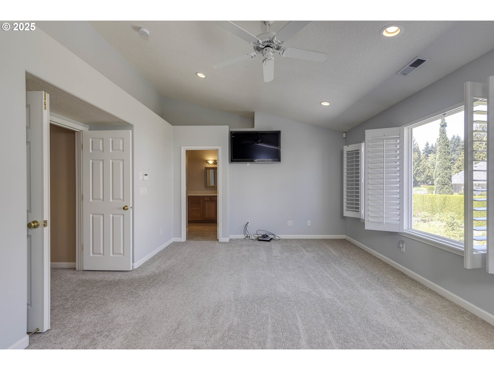 Photo #14: 373742979 Listing: Photo #14