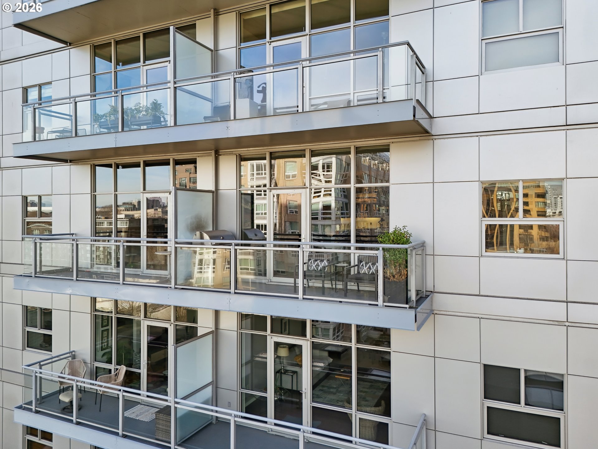 Photo #2: 374437126 Listing: Photo #2