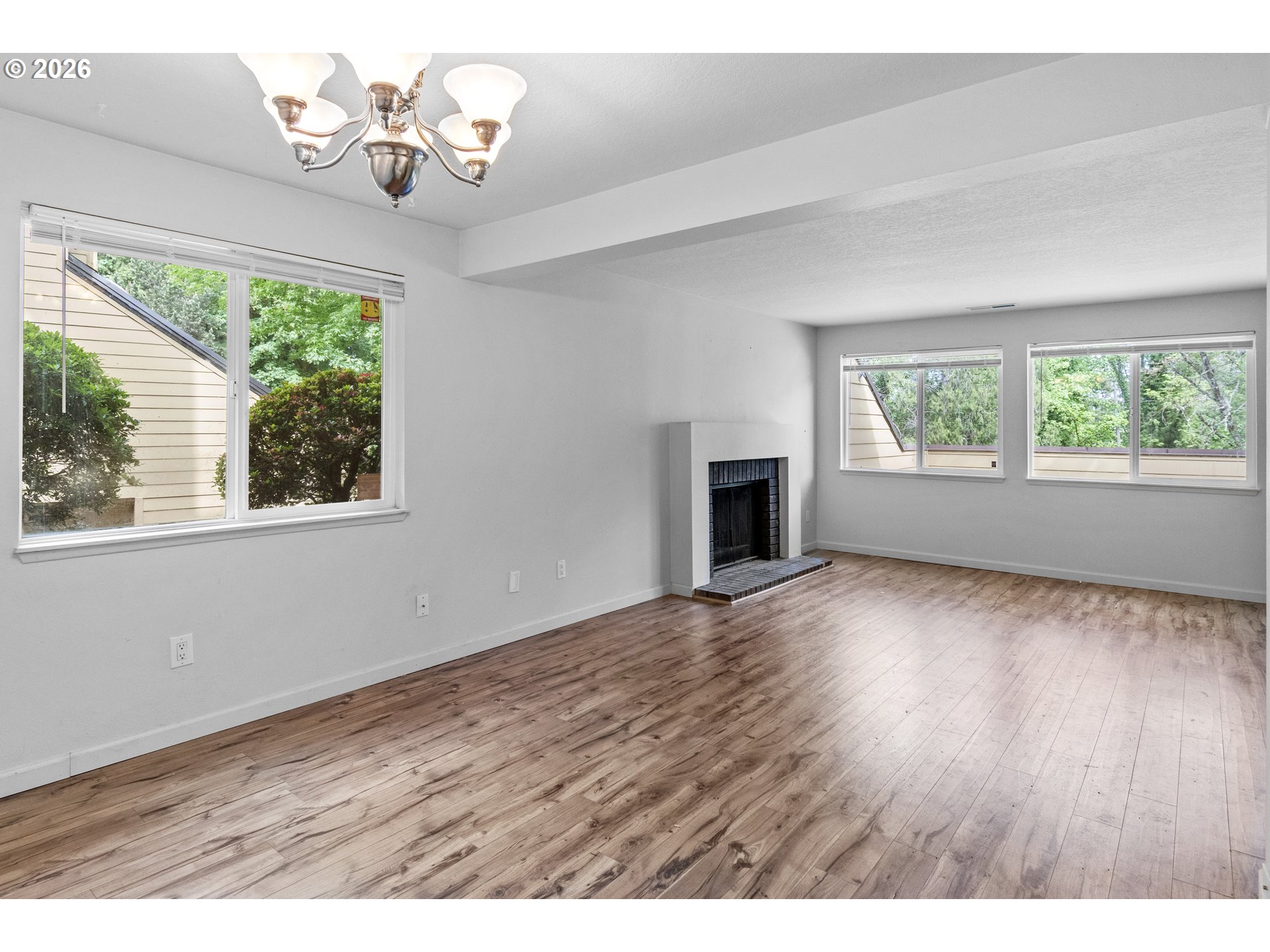 Photo #13: 375045546 Listing: Photo #13