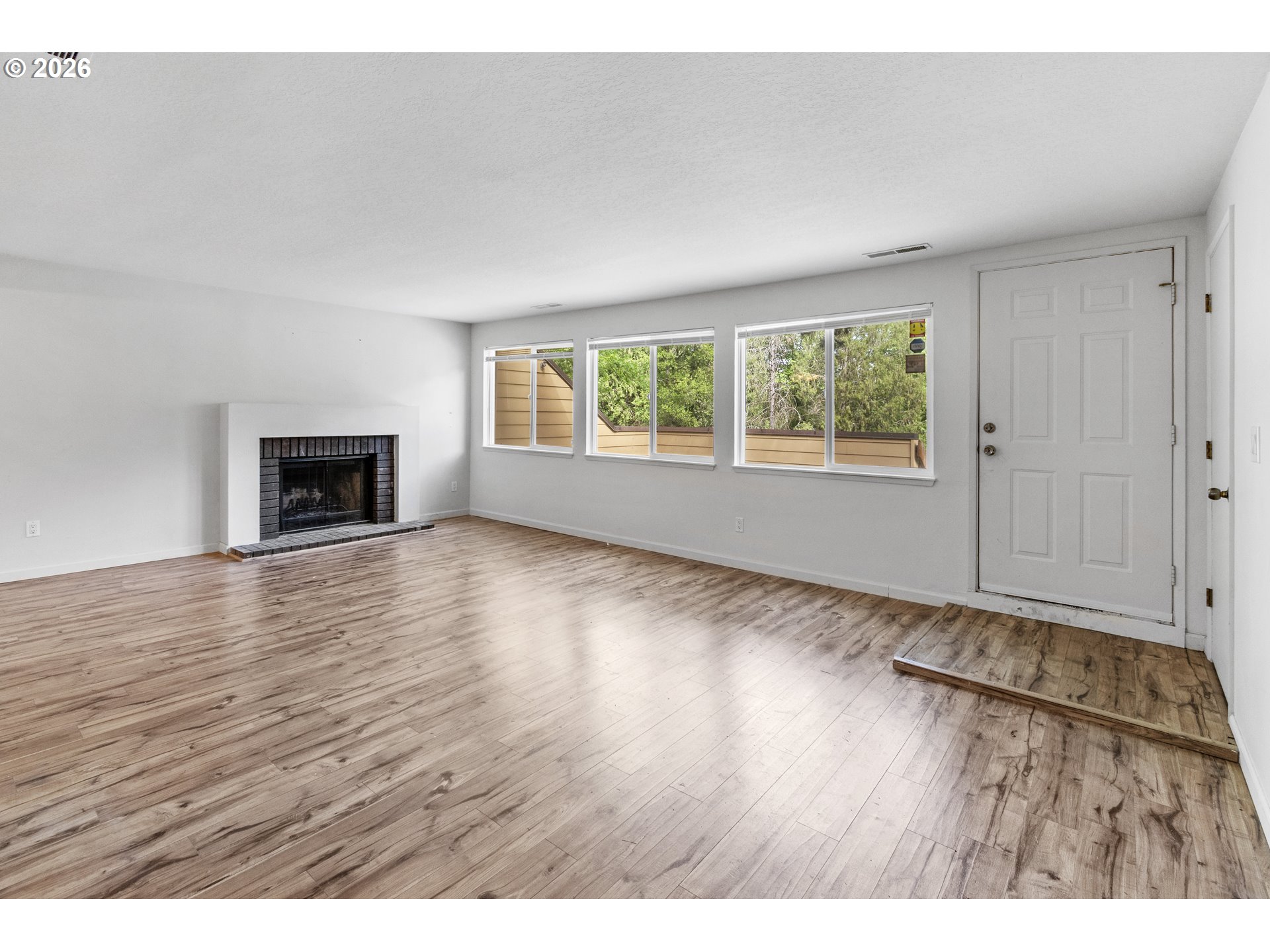 Photo #19: 375045546 Listing: Photo #19