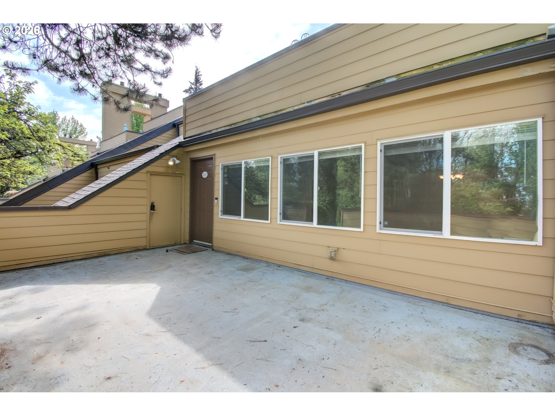 Photo #5: 375045546 Listing: Photo #5