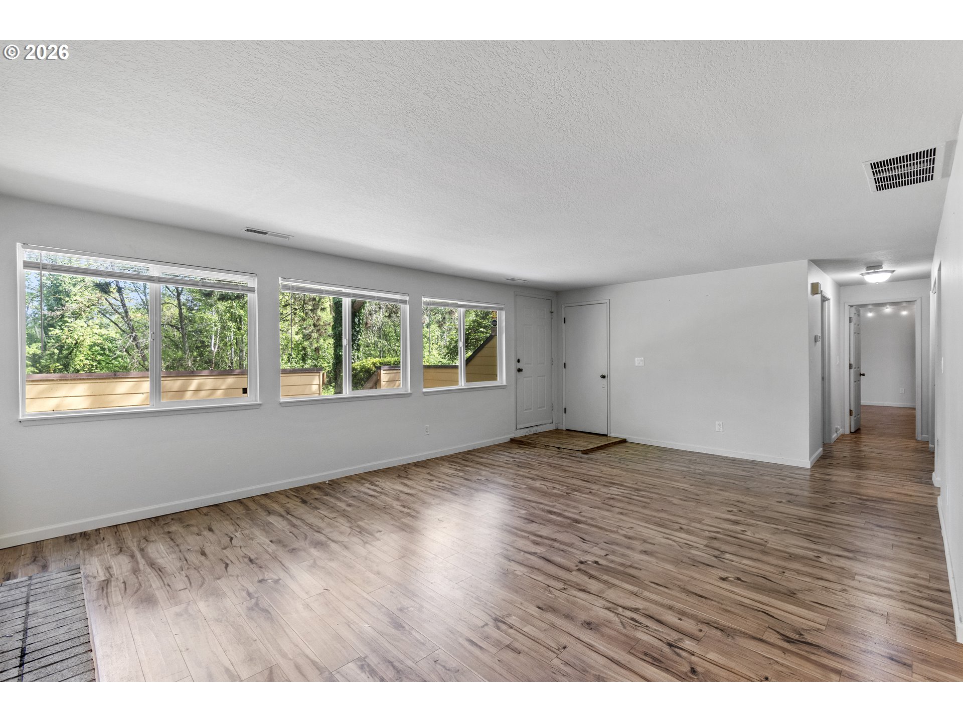 Photo #9: 375045546 Listing: Photo #9