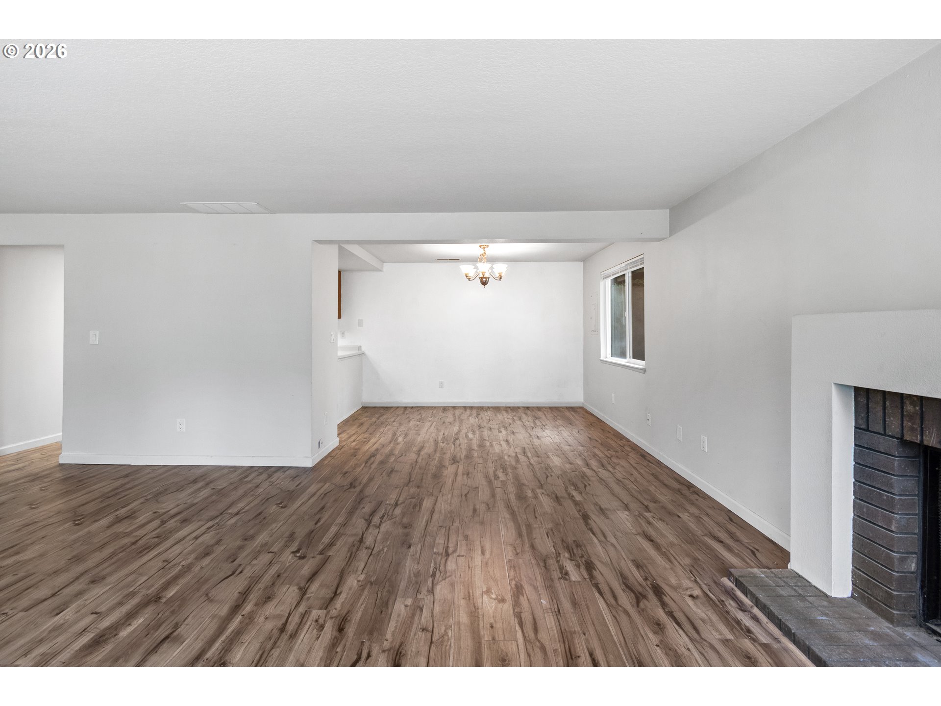 Photo #11: 375045546 Listing: Photo #11