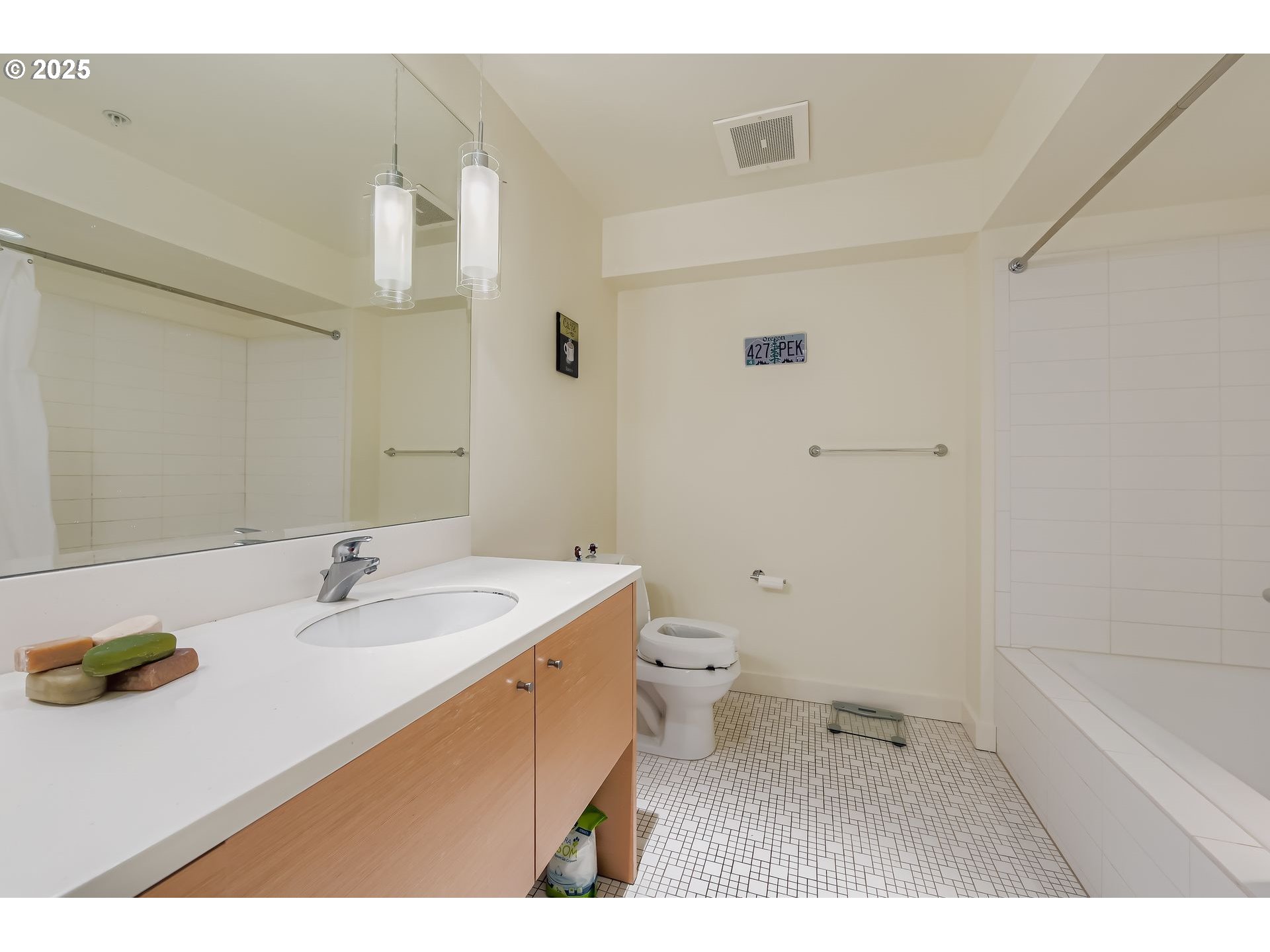 Photo #15: 376662900 Listing: Photo #15