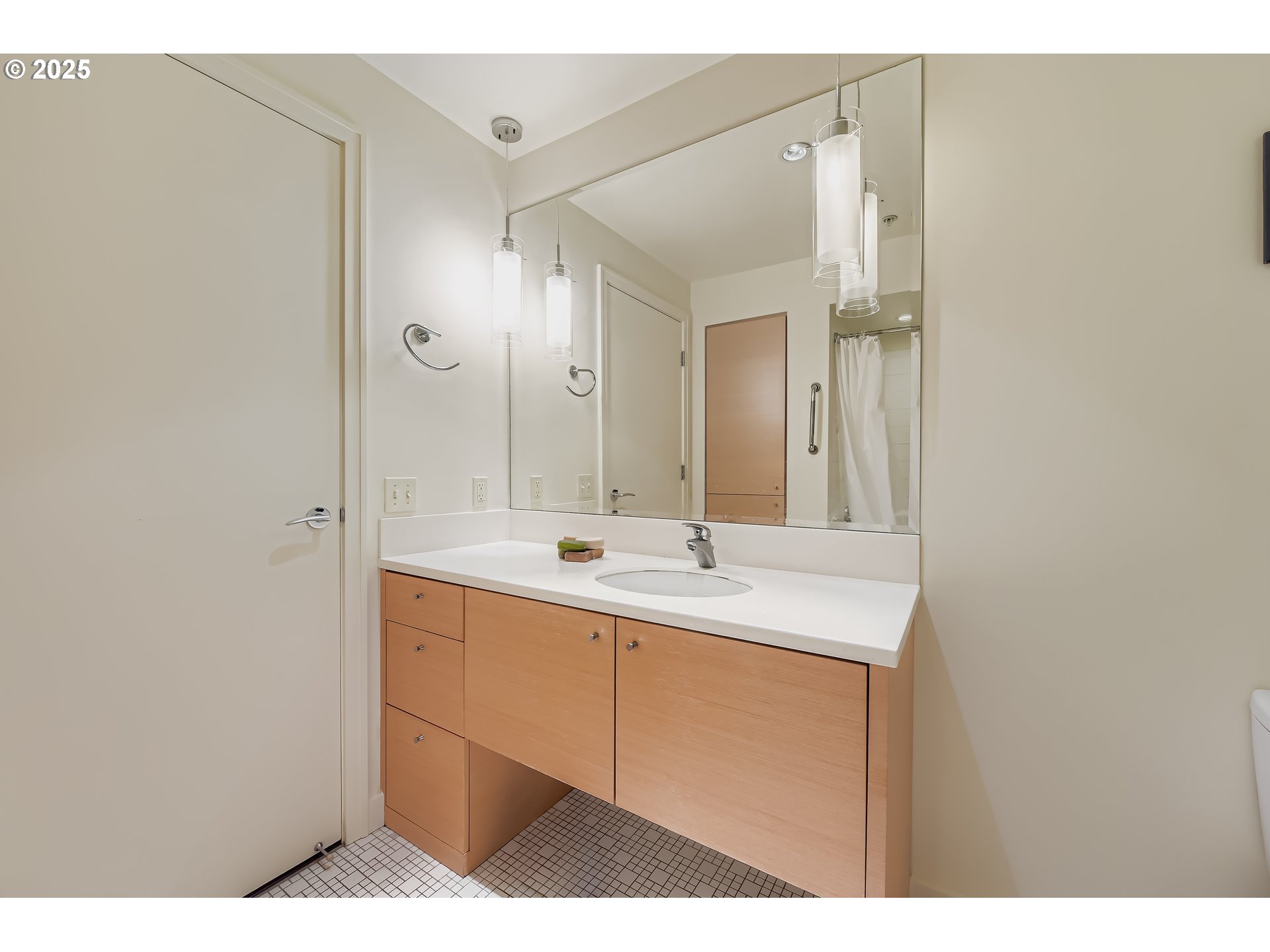 Photo #16: 376662900 Listing: Photo #16