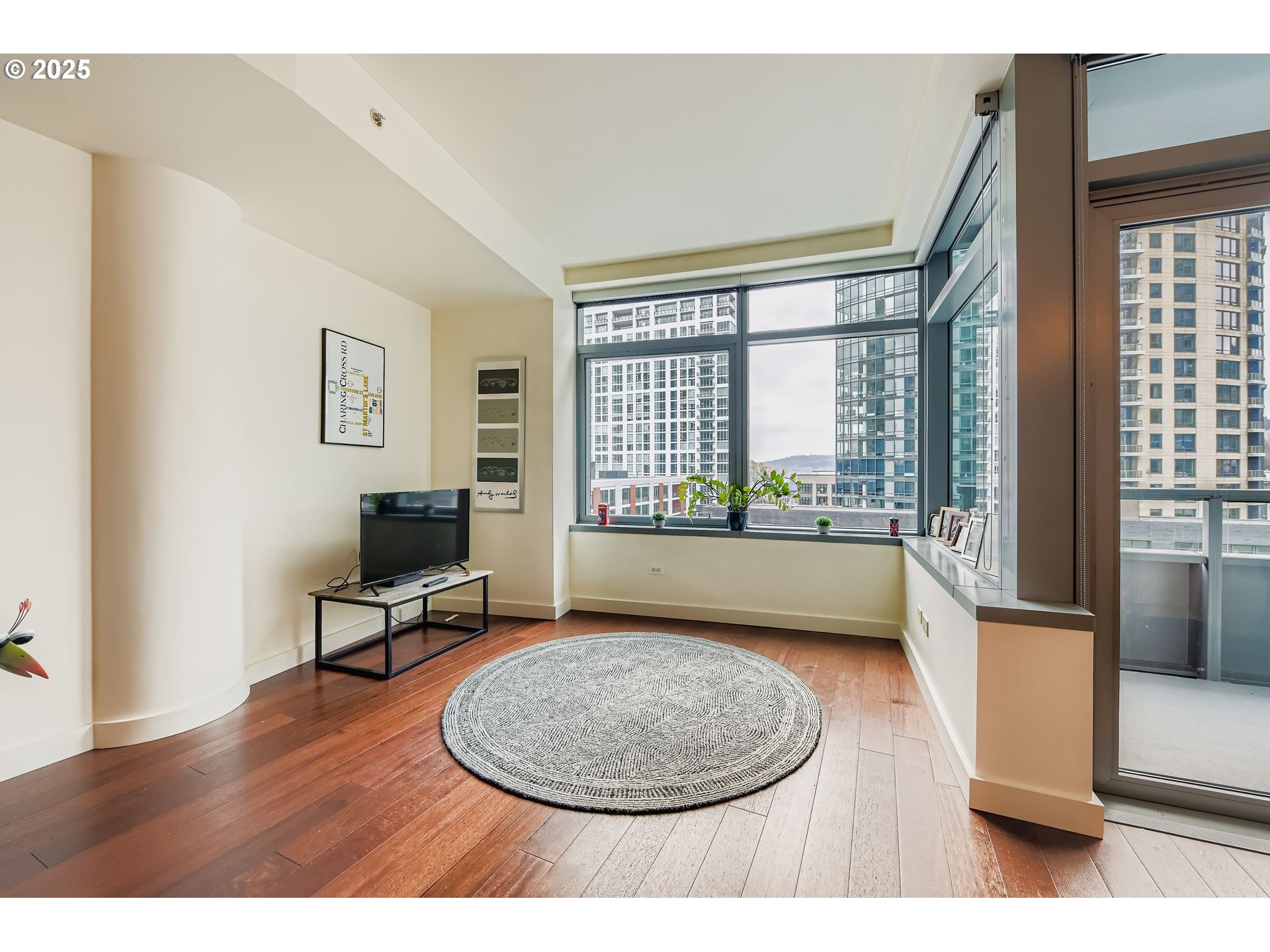 Photo #4: 376662900 Listing: Photo #4