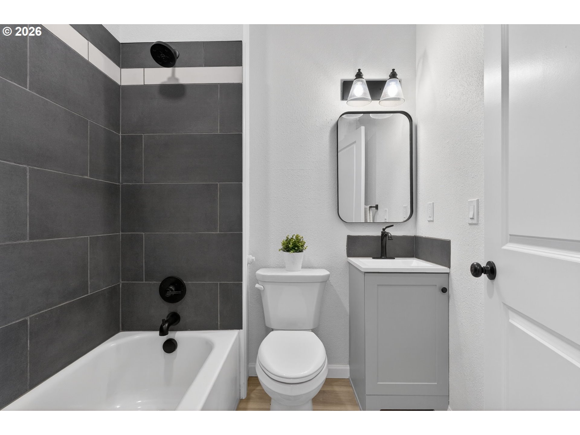 Photo #7: 378732987 Listing: Photo #7