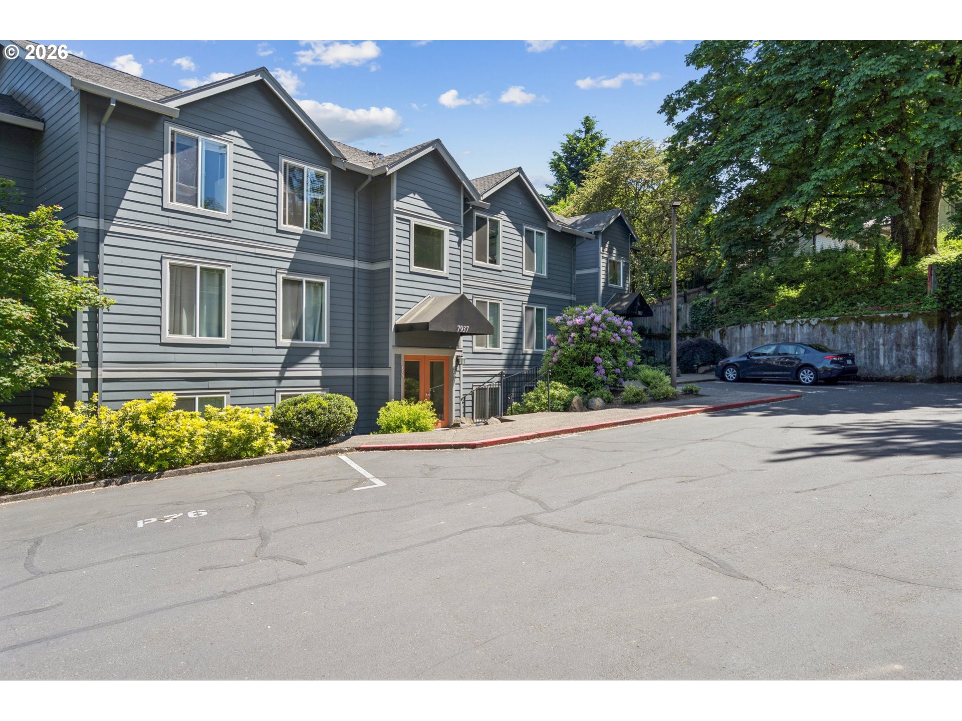 Photo #1: 379344760 Listing: Photo #1