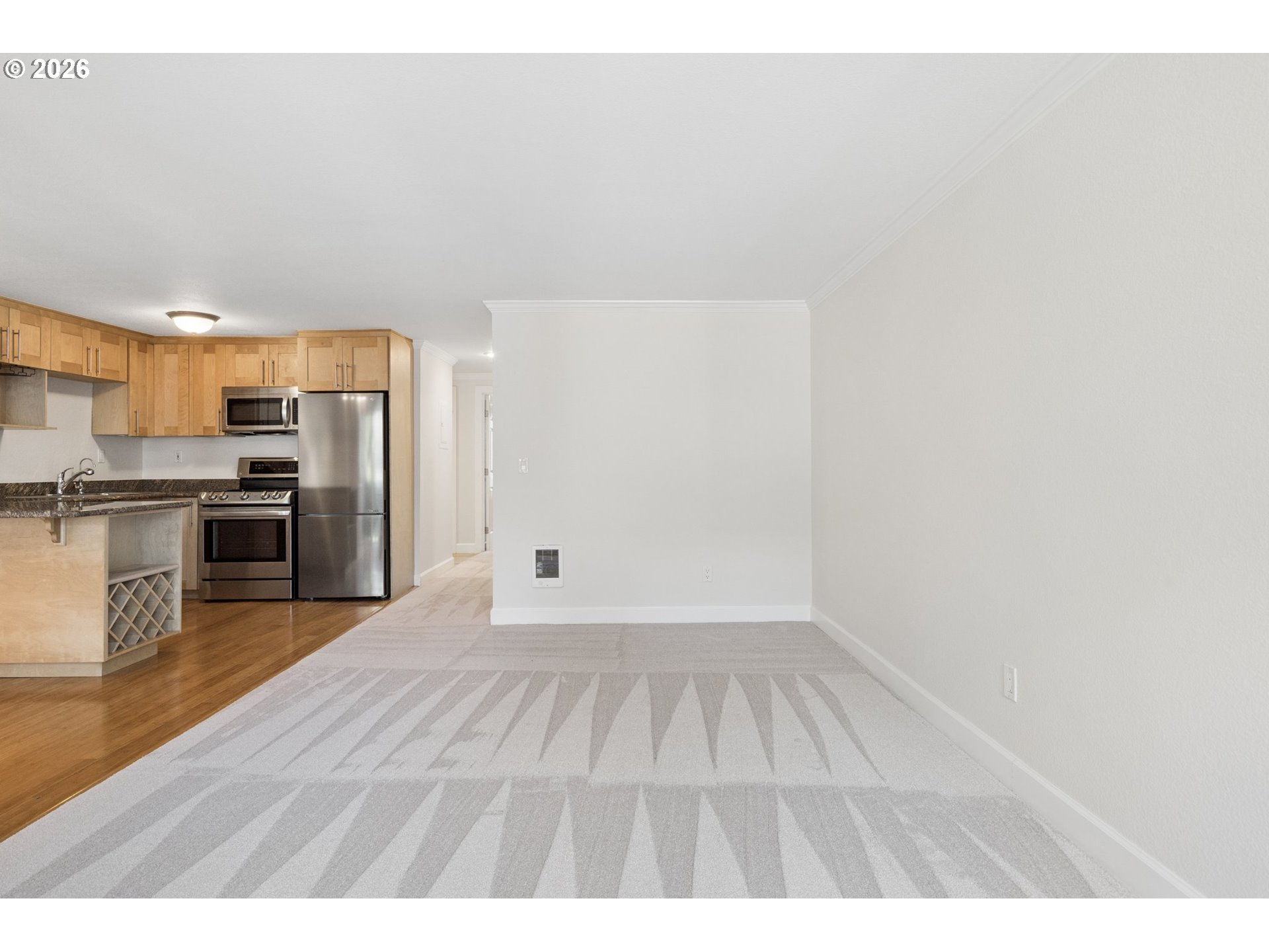 Photo #10: 379344760 Listing: Photo #10