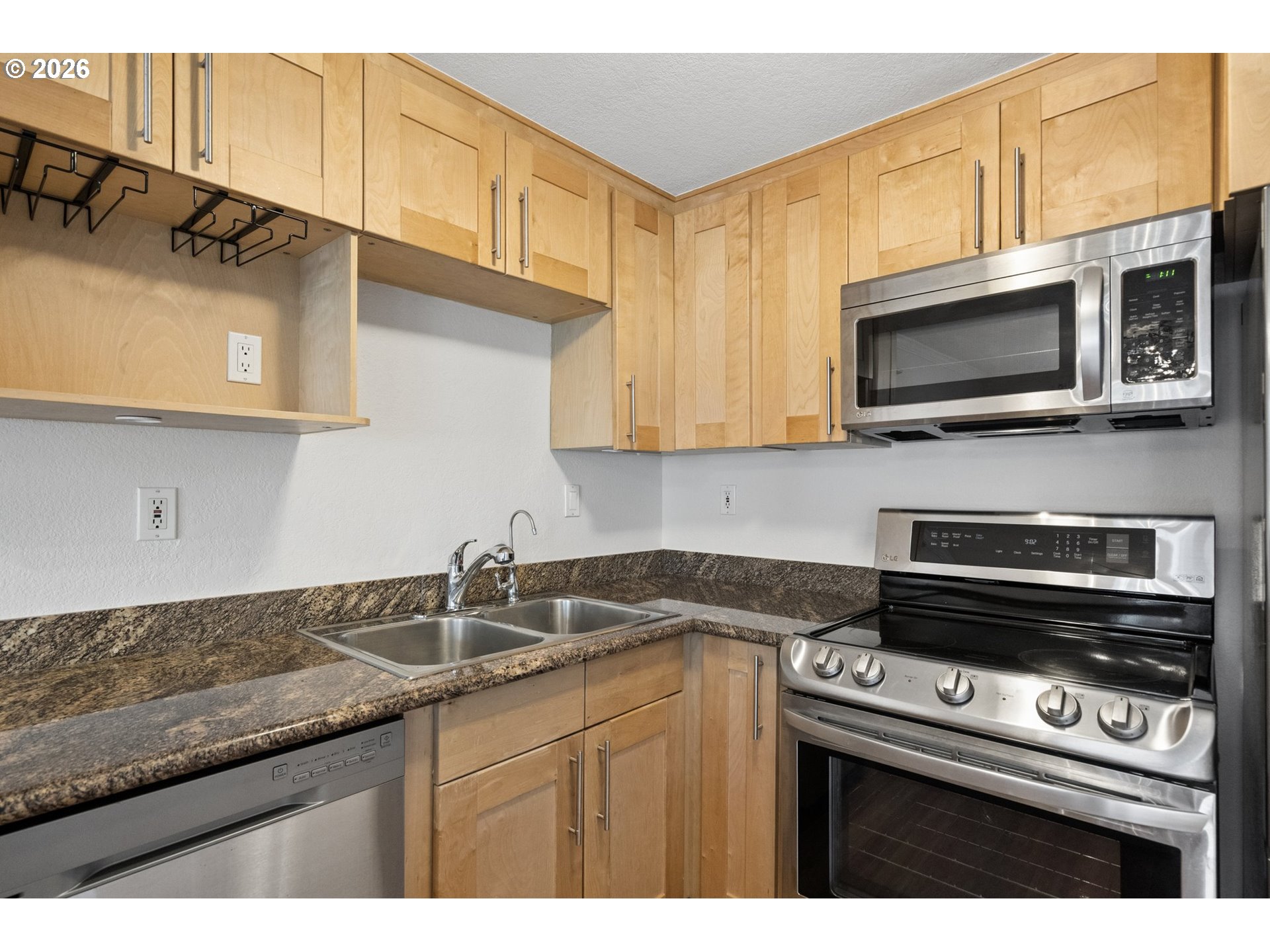 Photo #16: 379344760 Listing: Photo #16