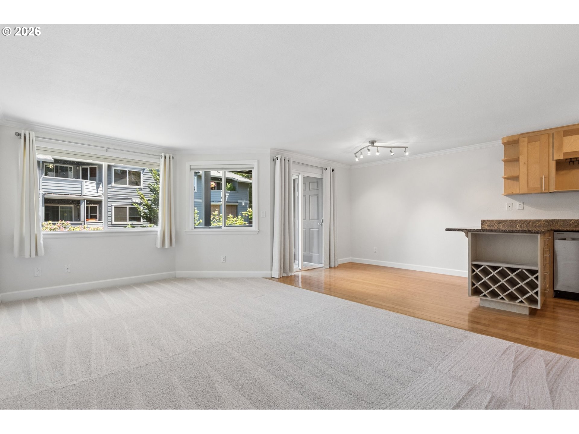 Photo #8: 379344760 Listing: Photo #8