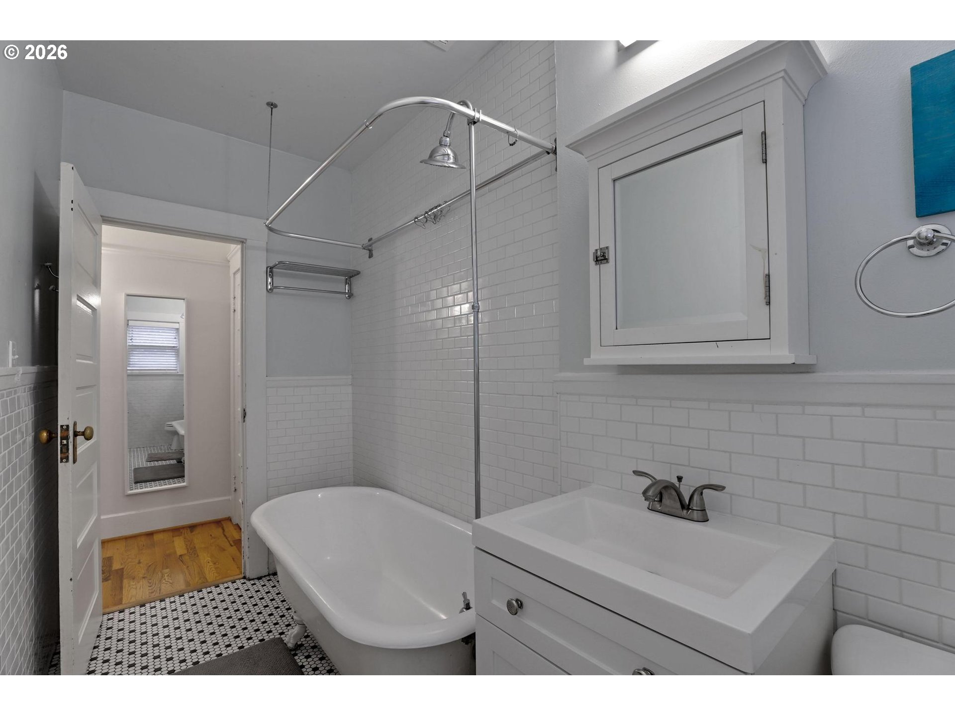 Photo #11: 379487380 Listing: Photo #11