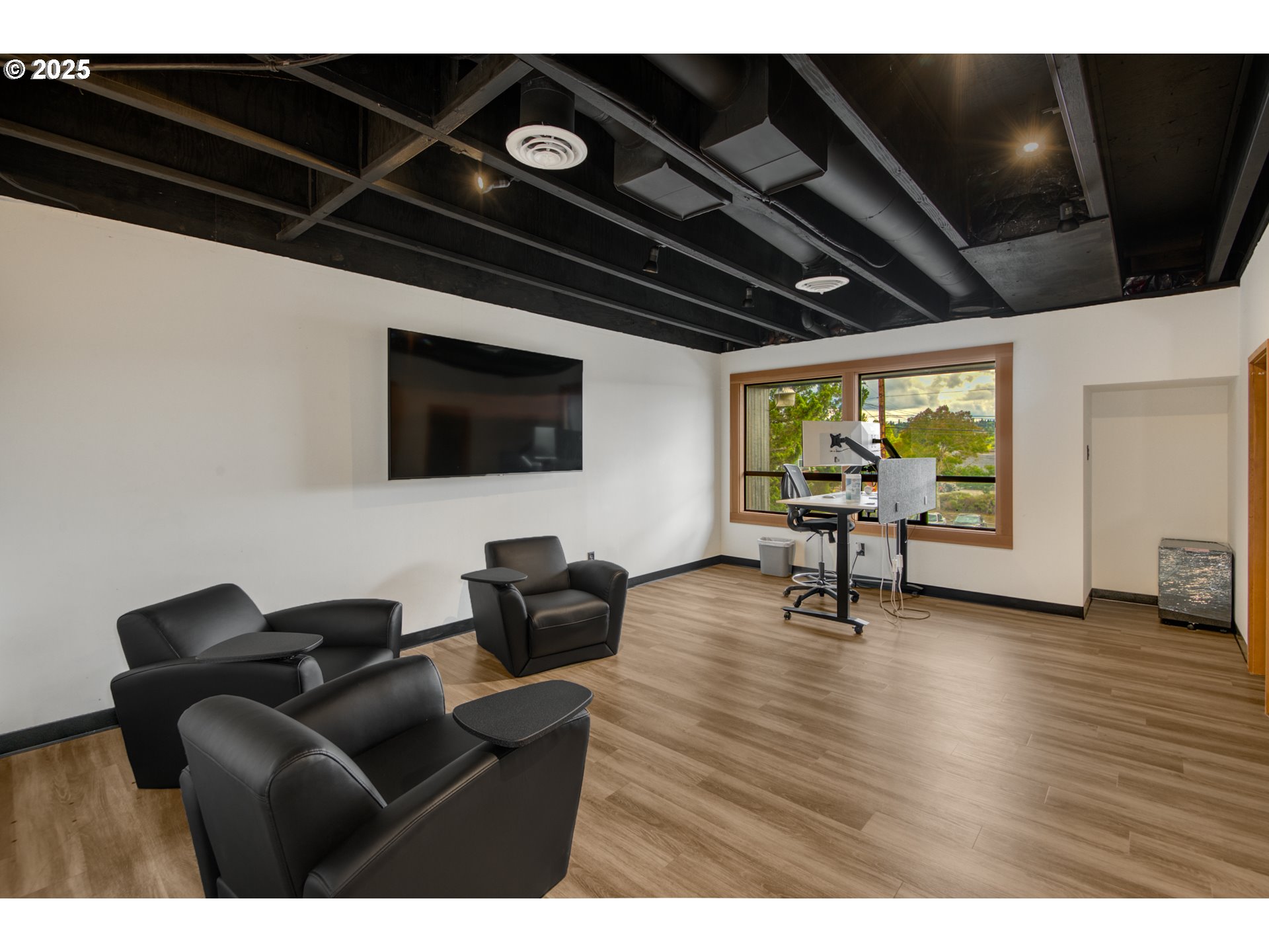 12290 SW MAIN ST, Portland, OR, 97223