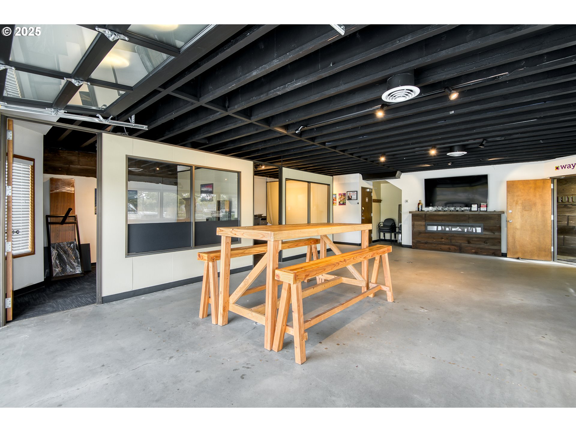 12290 SW MAIN ST, Portland, OR, 97223