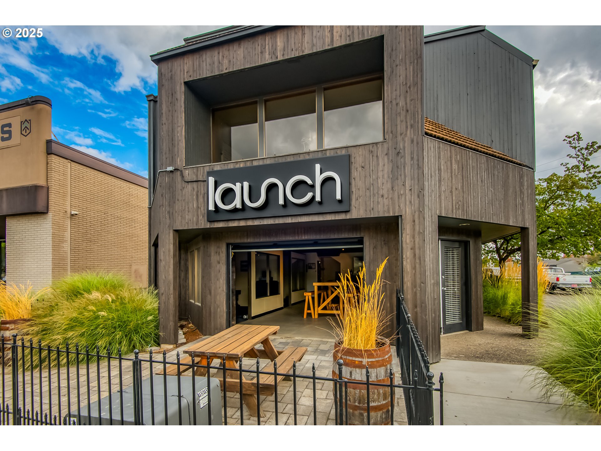 12290 SW MAIN ST, Portland, OR, 97223