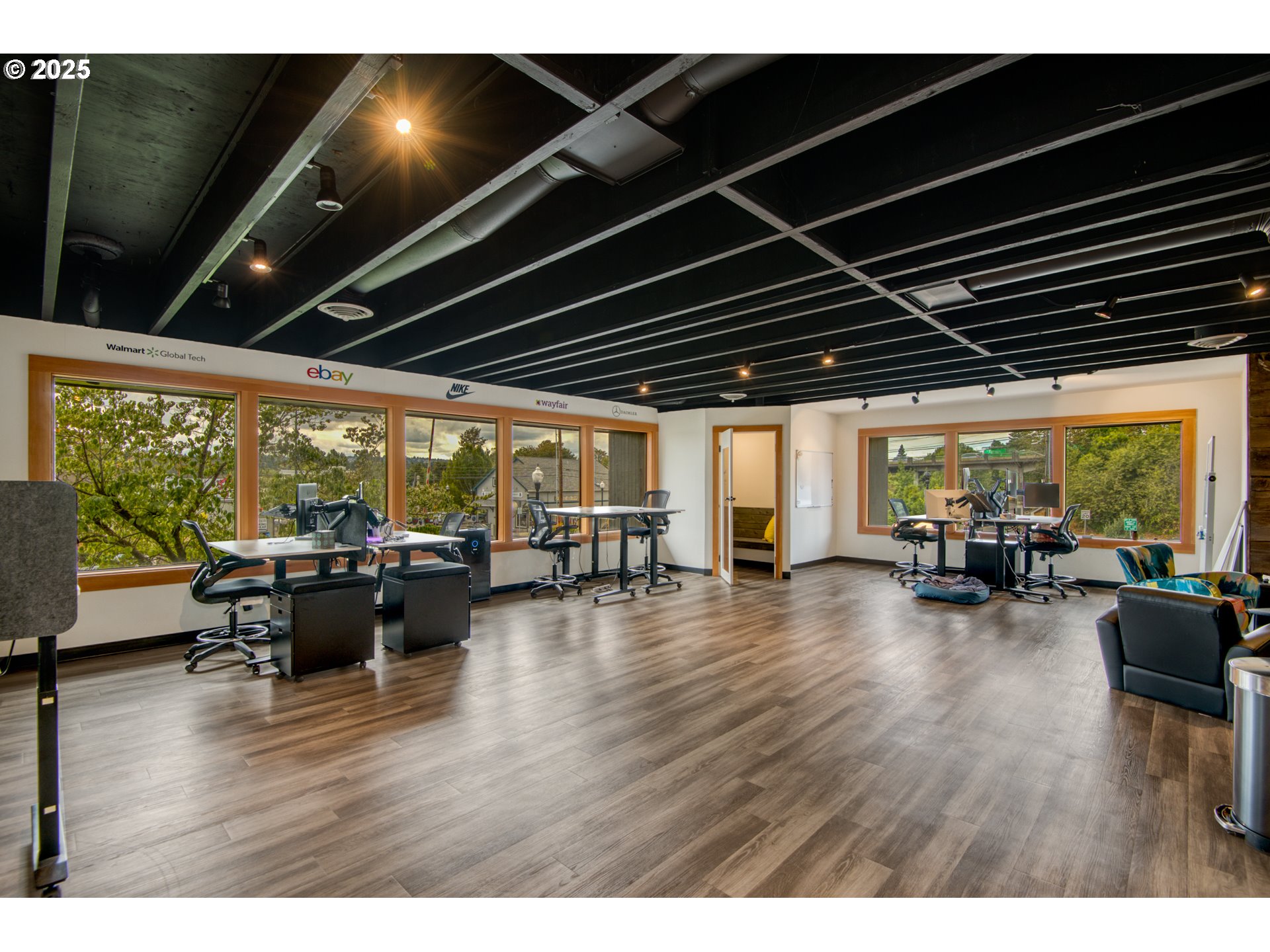 12290 SW MAIN ST, Portland, OR, 97223