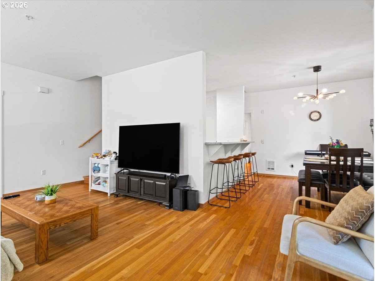 Photo #6: 380432916 Listing: Photo #6