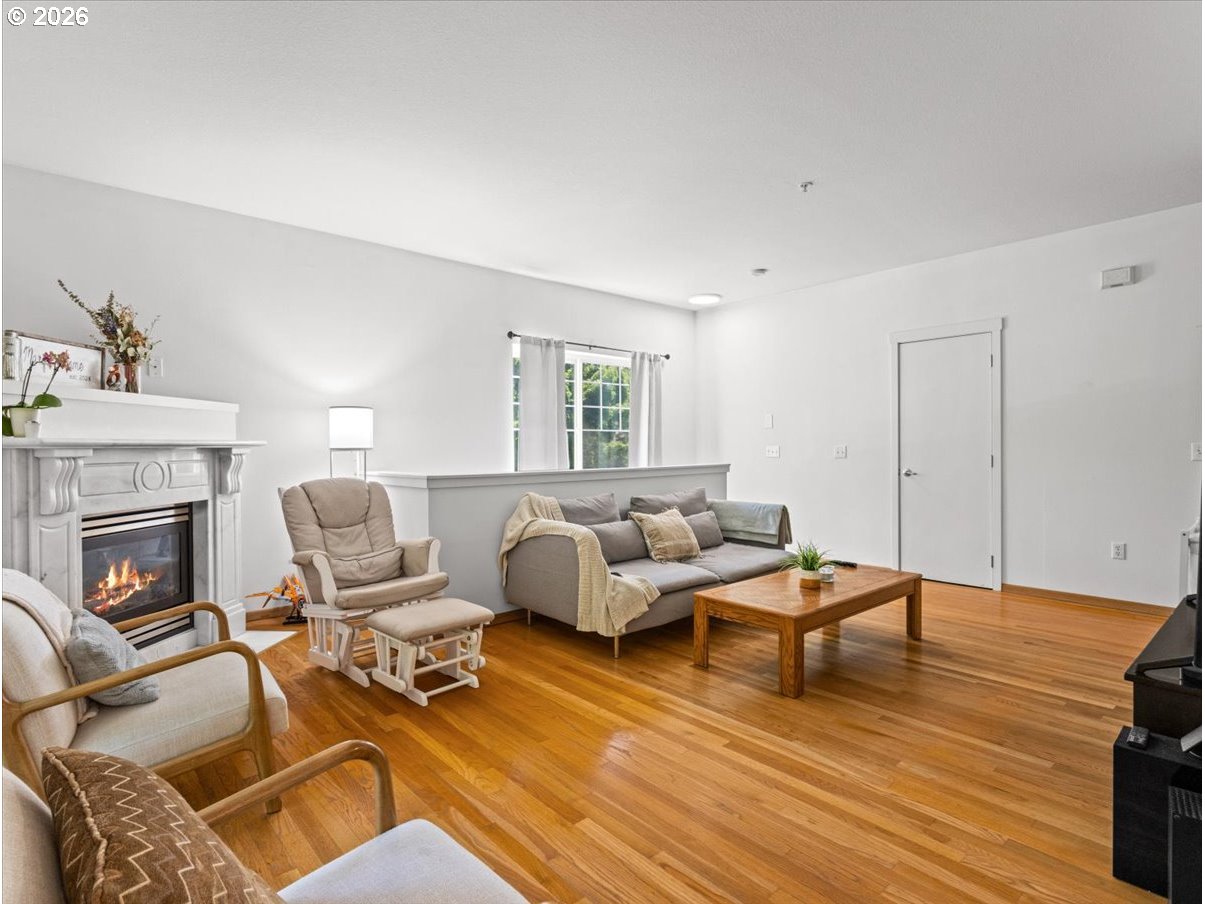 Photo #4: 380432916 Listing: Photo #4