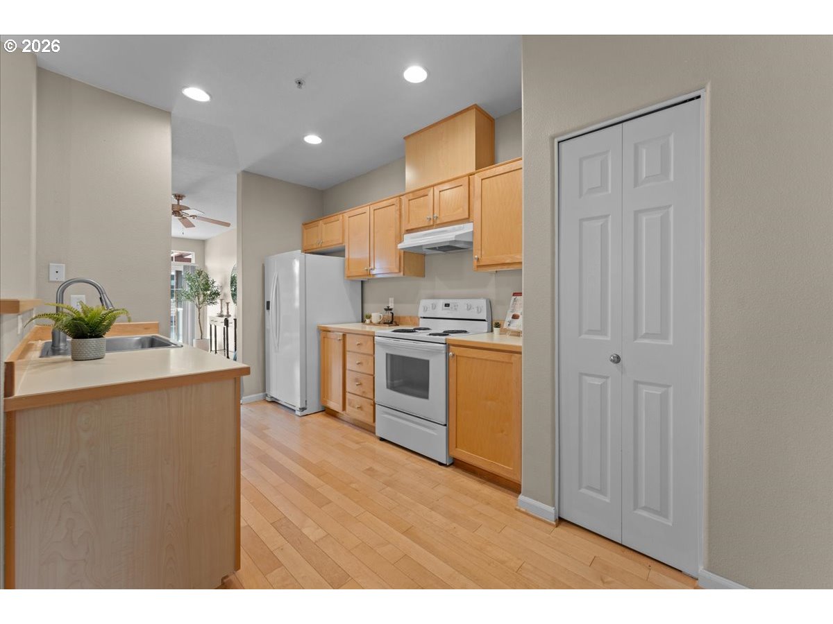 Photo #9: 380439834 Listing: Photo #9