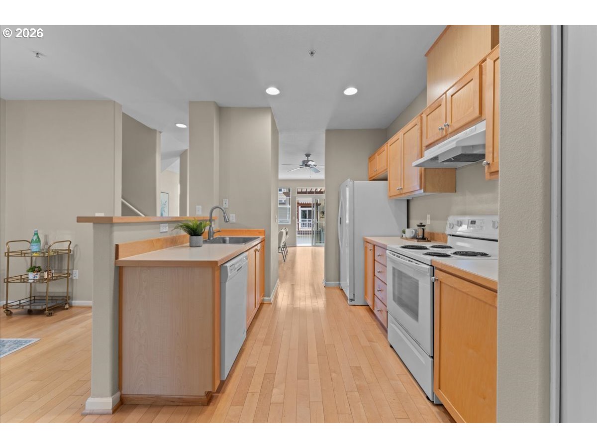 Photo #10: 380439834 Listing: Photo #10