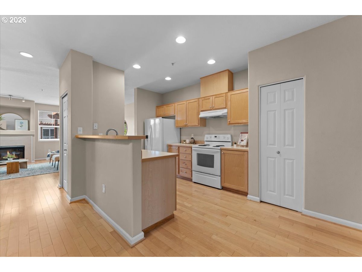 Photo #11: 380439834 Listing: Photo #11